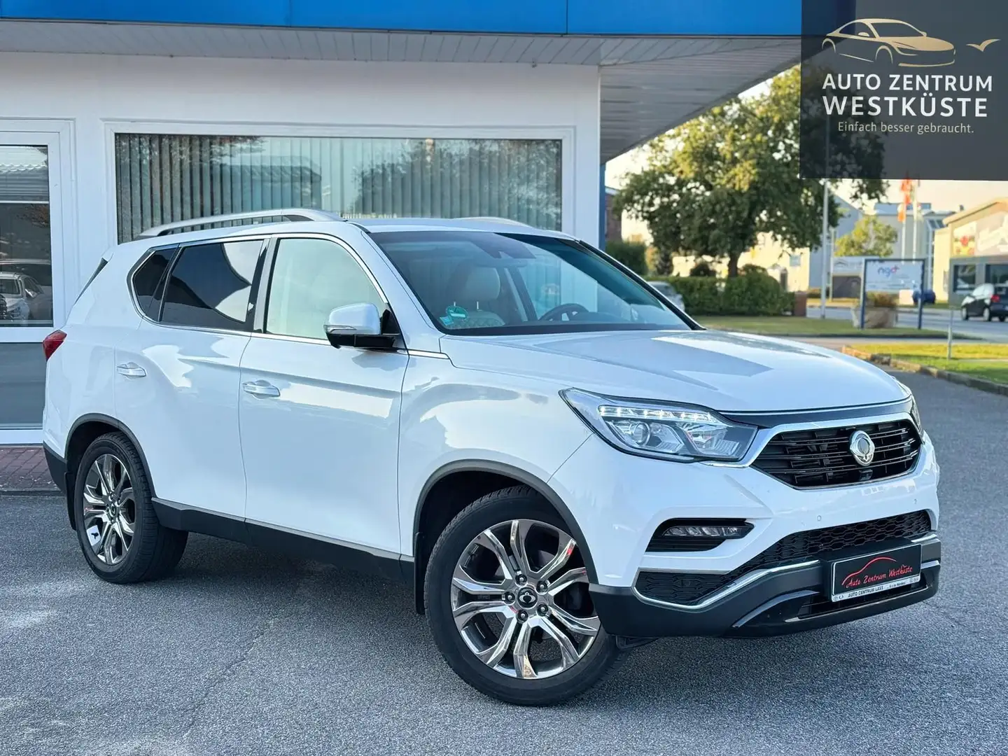 SsangYong Rexton Rexton Noblesse 2.2 4x4 AHK 360° Navi 20" Blanc - 1