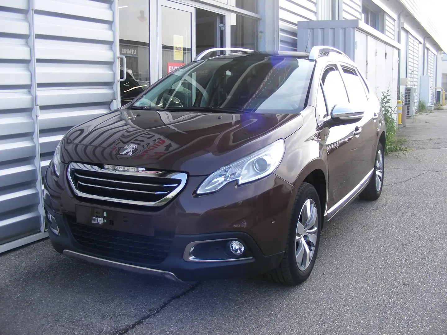 Peugeot e-2008 1.6 E-HDI92 FAP ALLURE Hnědá - 1