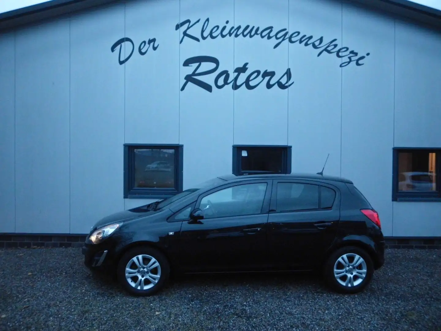 Opel Corsa 1.4 INNOVATION 74kW sehr schöne Ausstattun Schwarz - 1