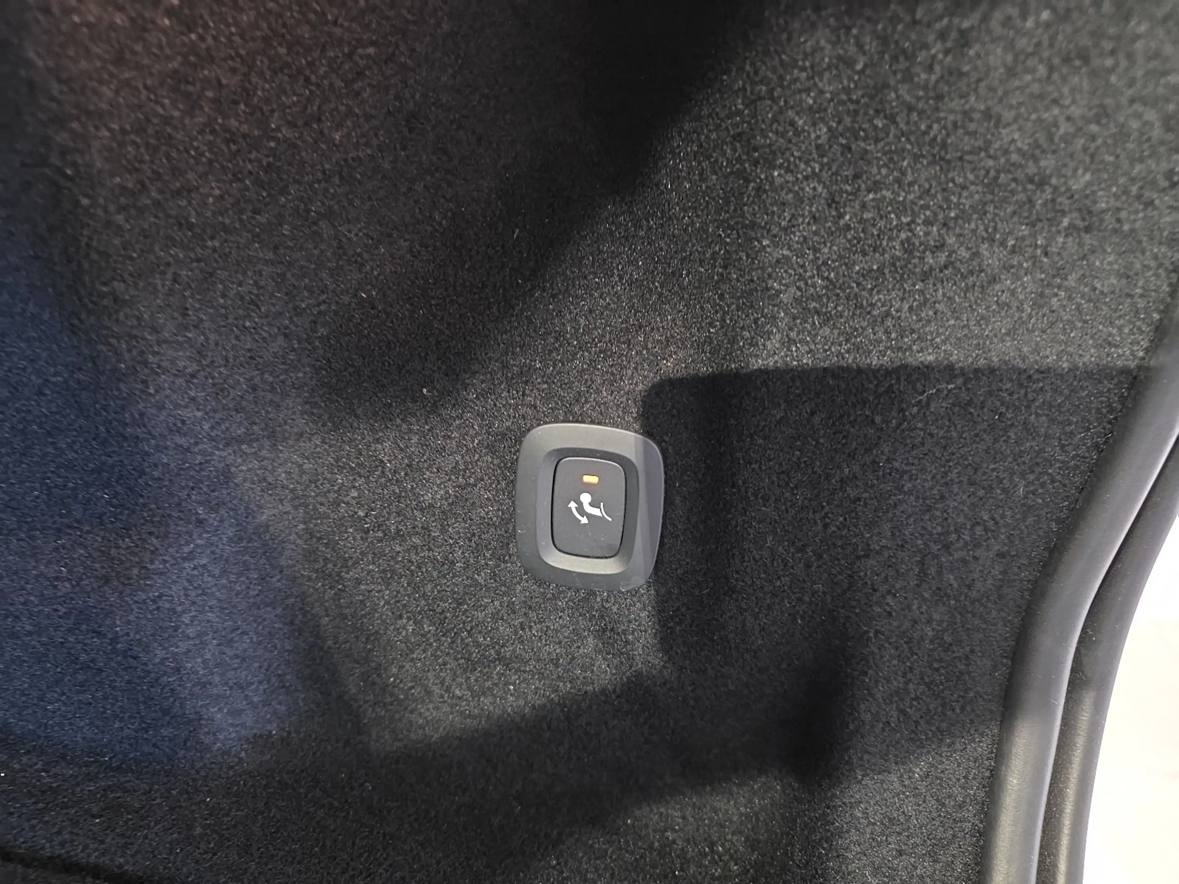 Volvo XC60 B5 R-Design Massage AHK 22Zoll 360° Pano — photo 15