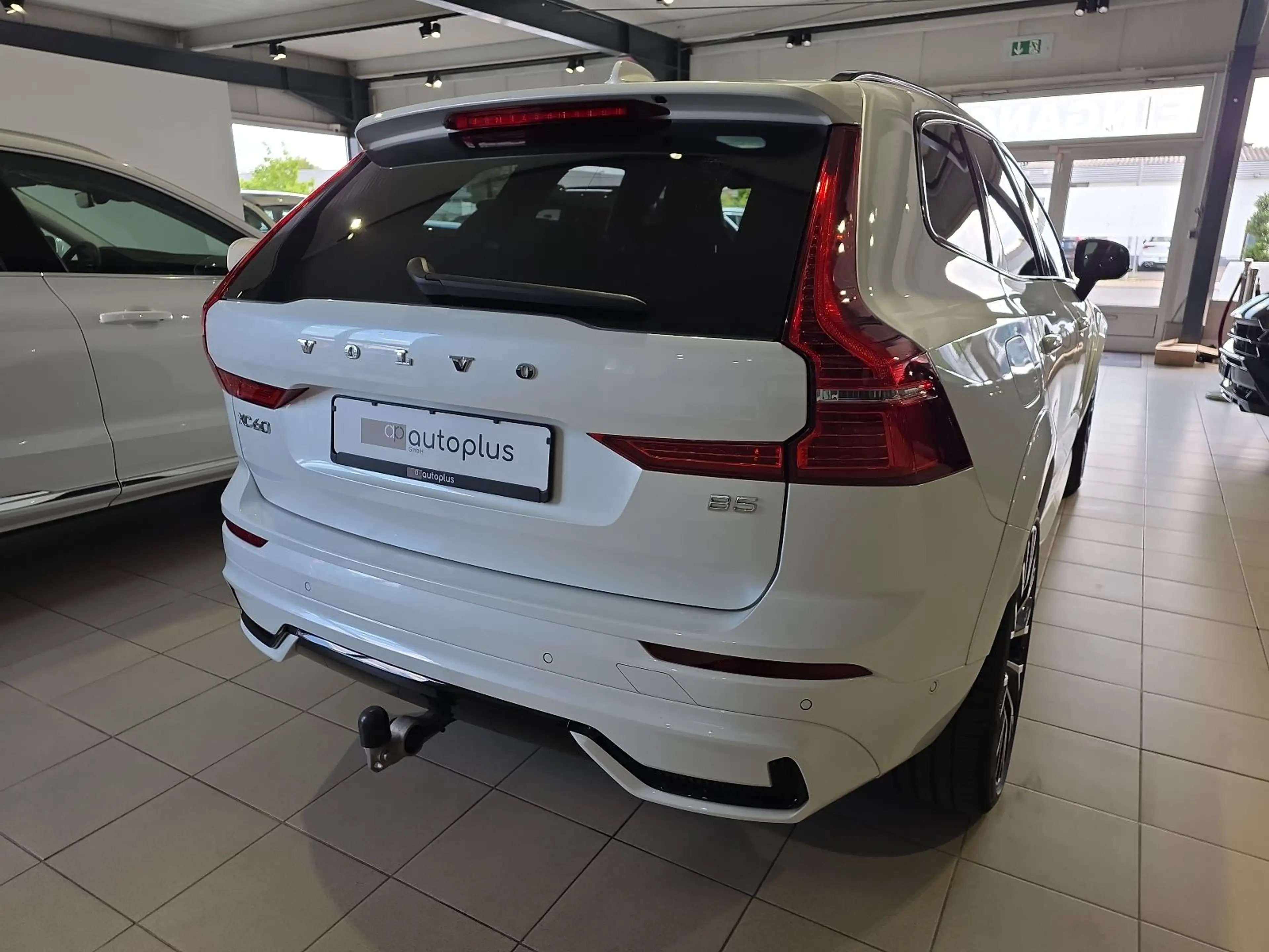 Volvo XC60 B5 R-Design Massage AHK 22Zoll 360° Pano — photo 7