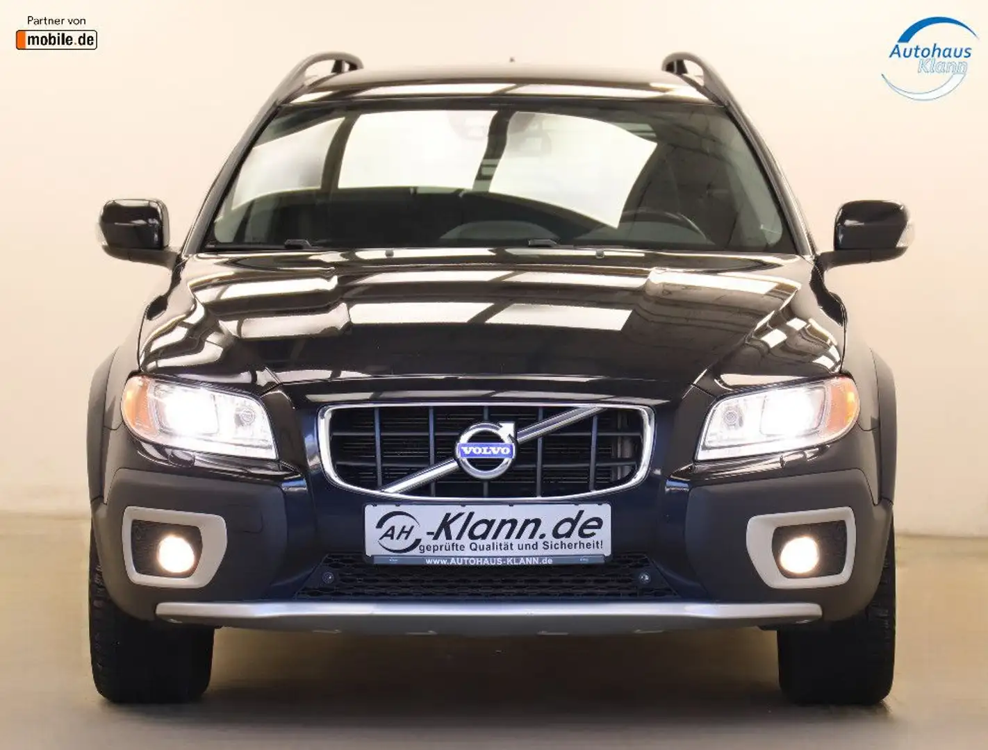 Volvo XC70 2.4 D4 163PS Geartronic Momentum AWD AHK Schwarz - 2