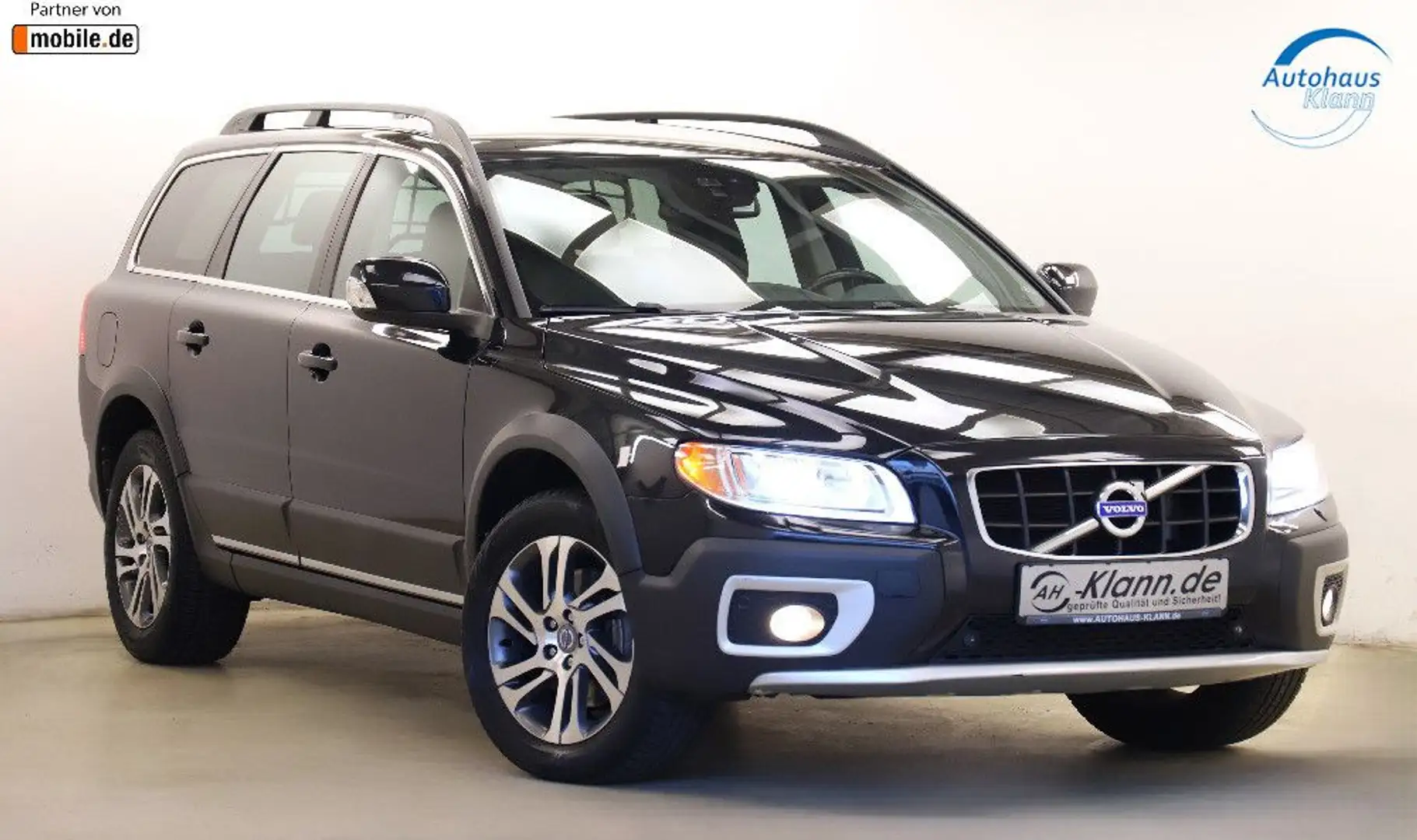 Volvo XC70 2.4 D4 163PS Geartronic Momentum AWD AHK Schwarz - 1