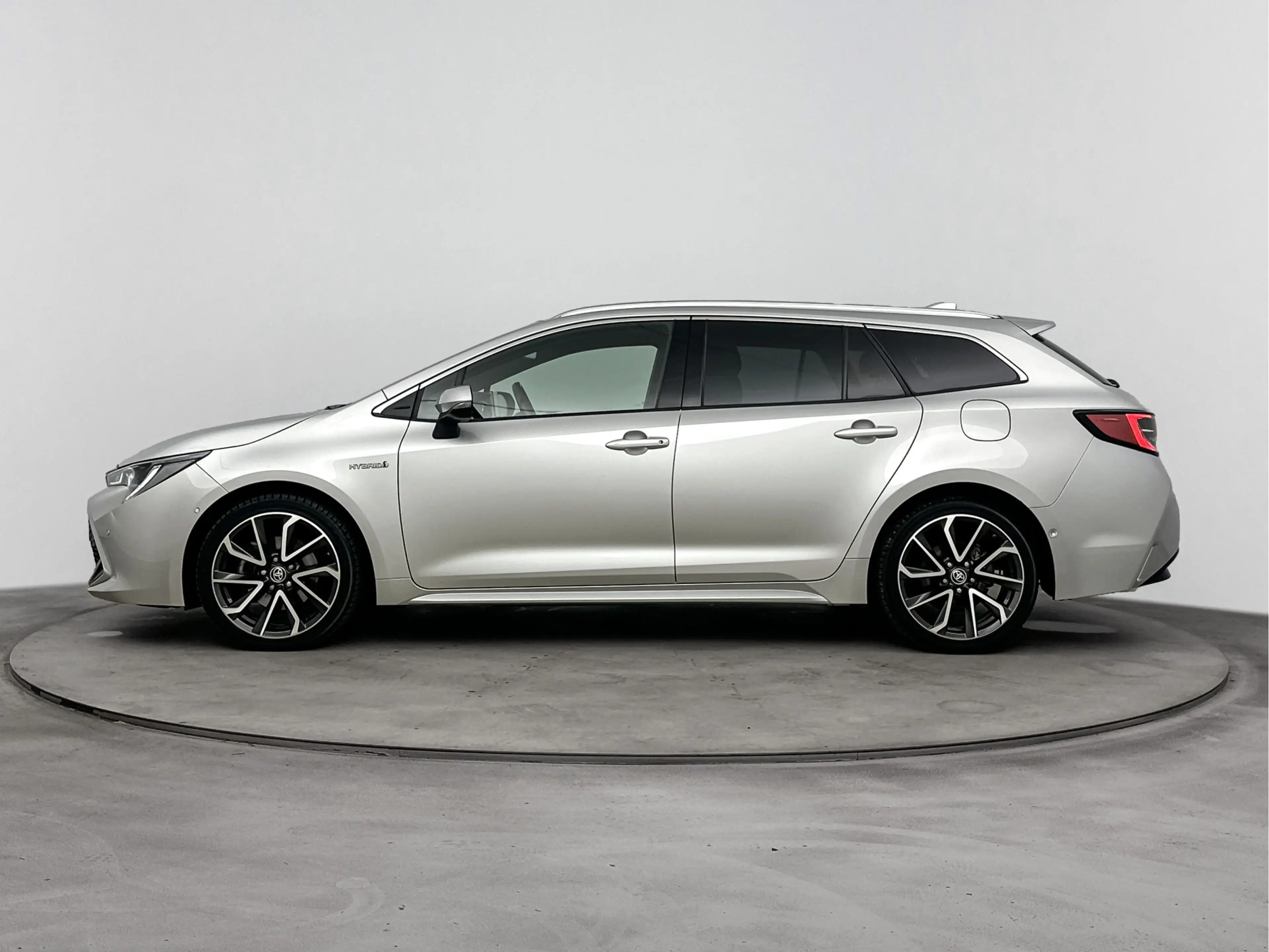 Toyota Corolla Touring Sports 2.0 Hybrid Executive — photo 3
