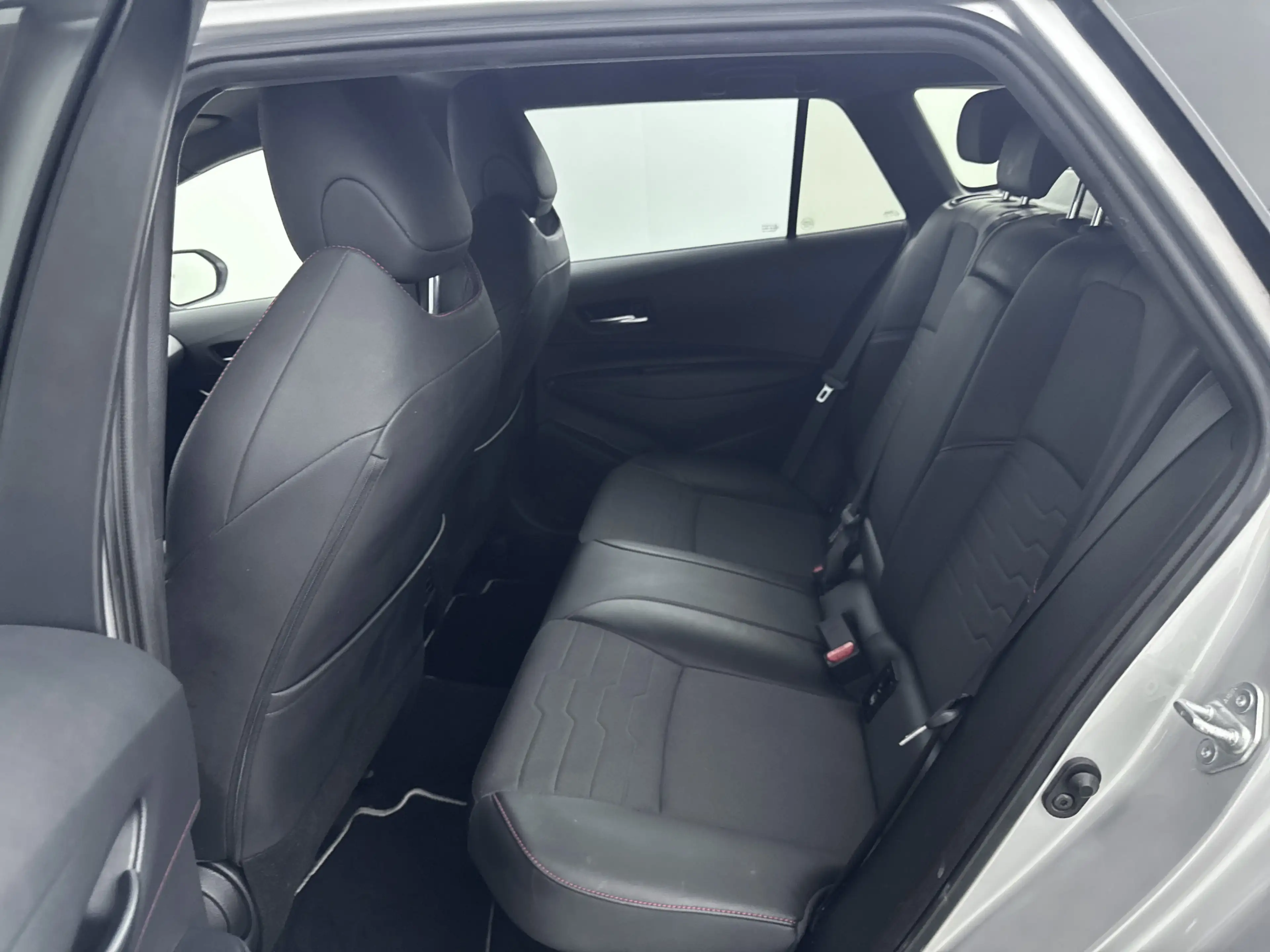 Toyota Corolla Touring Sports 2.0 Hybrid Executive — photo 15