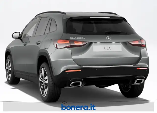 Mercedes-Benz Gla view 3