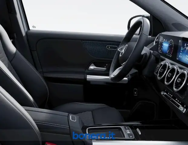 Mercedes-Benz Gla view 6