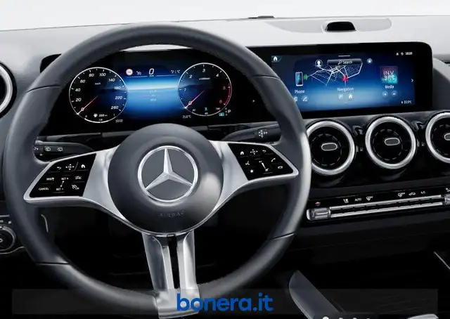 Mercedes-Benz Gla view 5