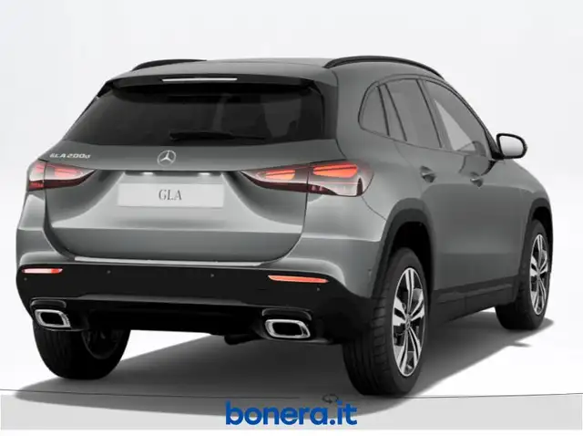 Mercedes-Benz Gla view 4