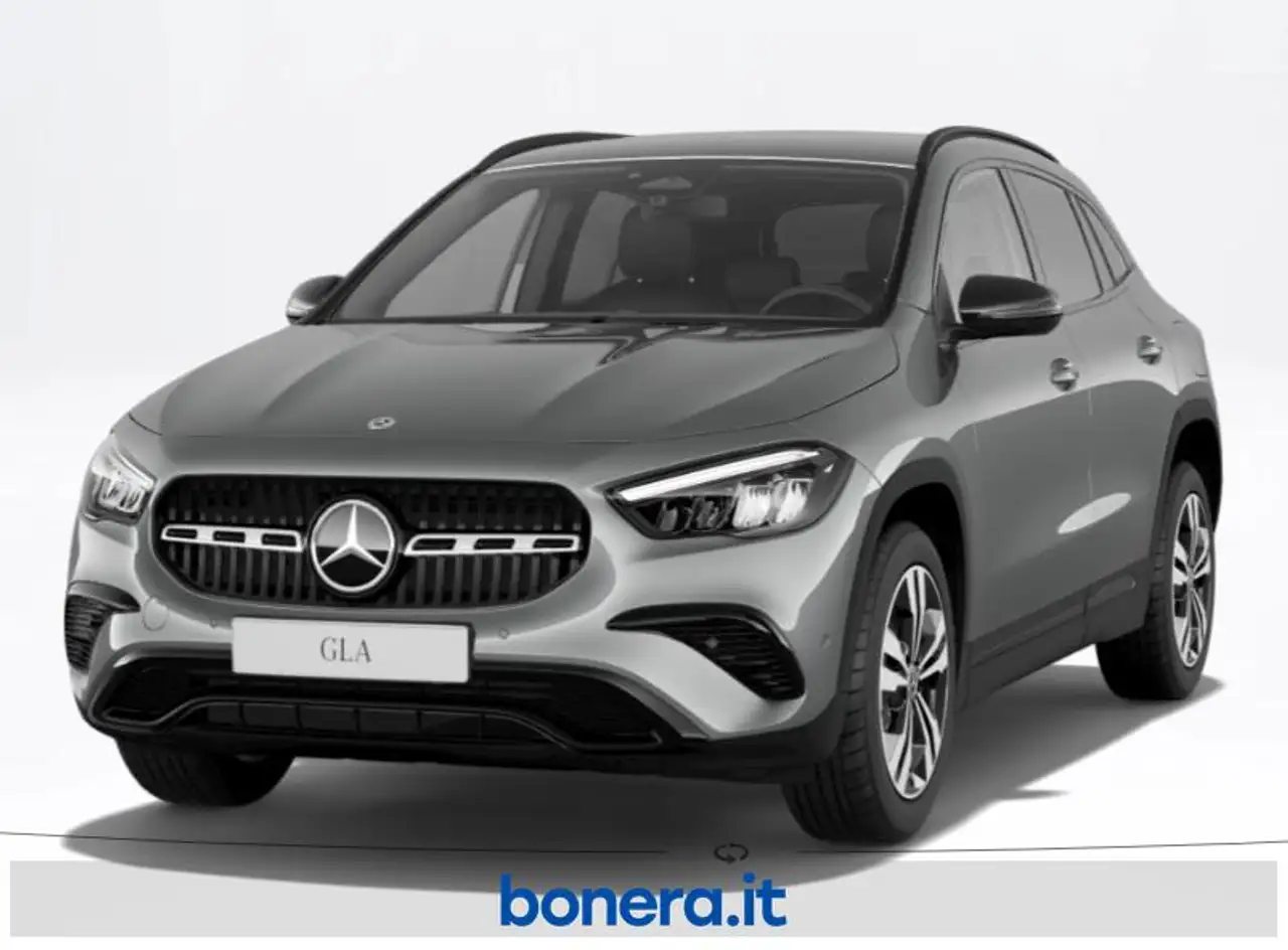 Mercedes-Benz GLA 200