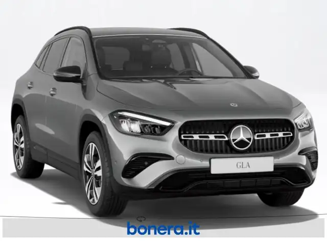 Mercedes-Benz Gla view 2