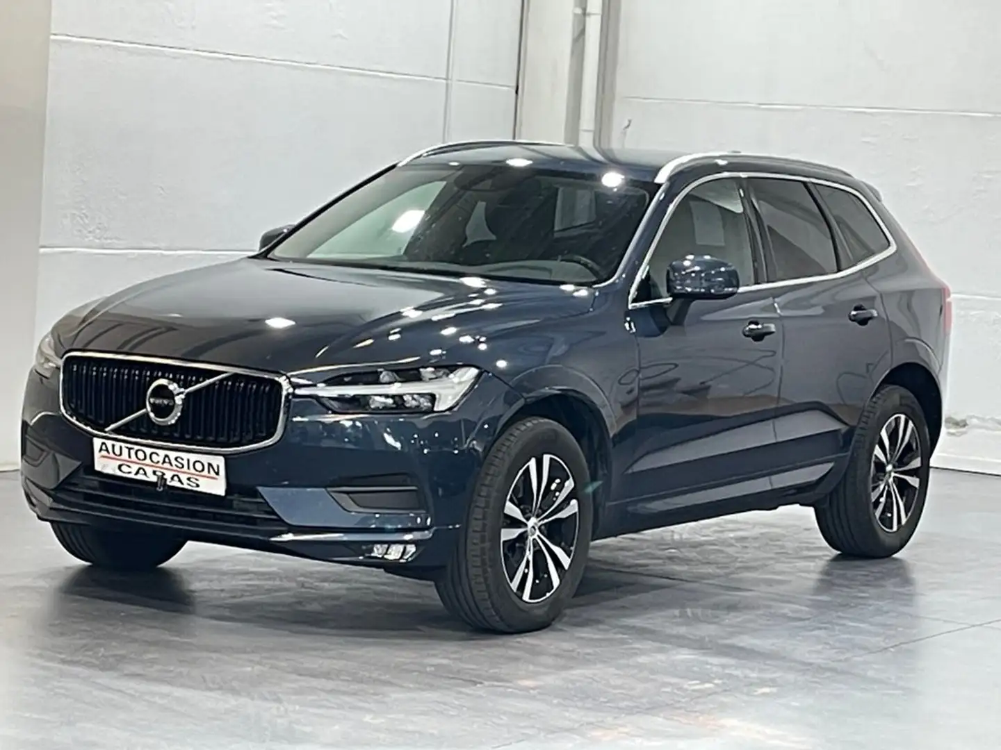 Volvo XC60 2.0 B4 D Momentum Pro Auto Azul - 1