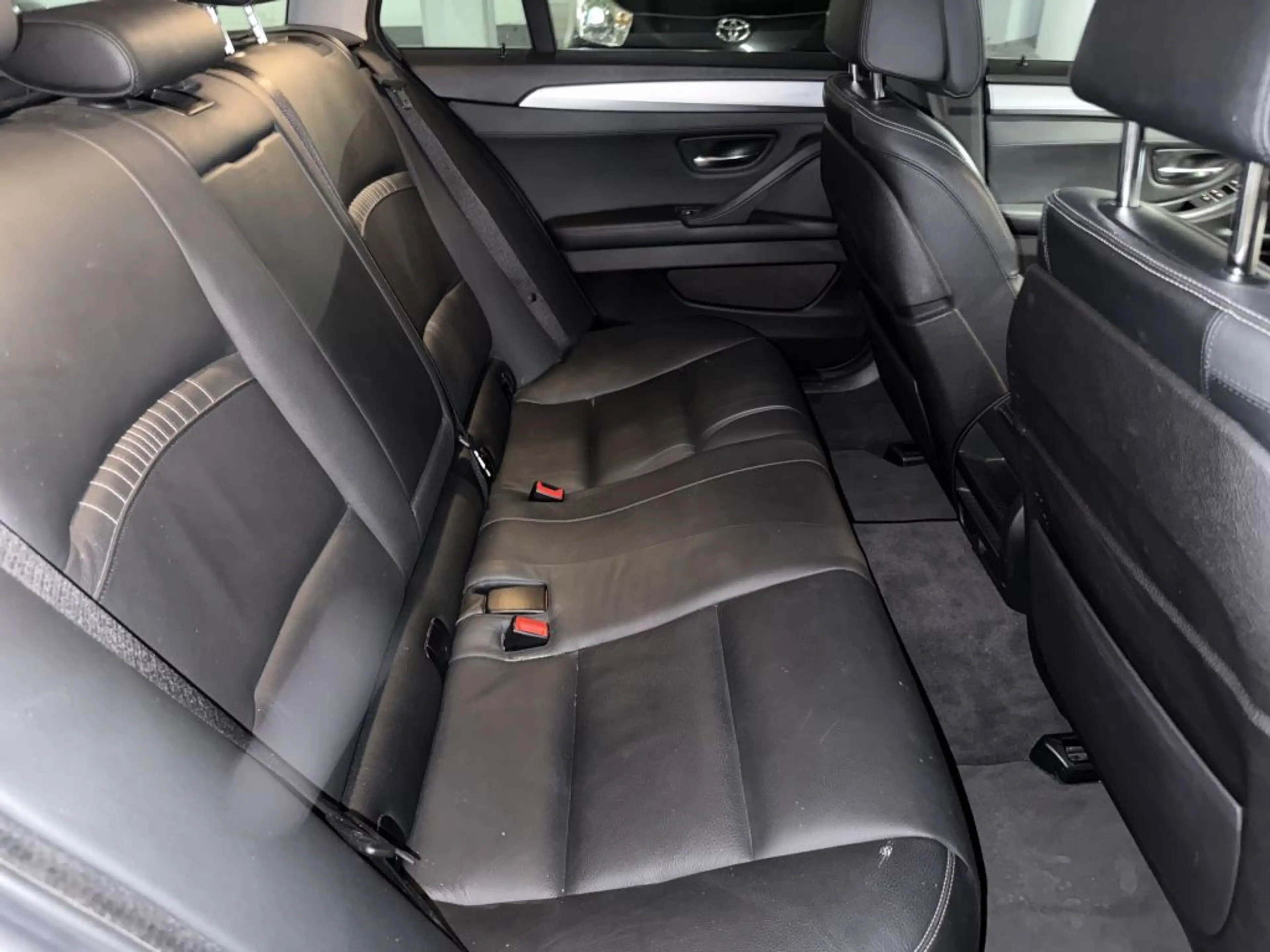 BMW 530 530d xDrive Touring Luxury Line Pano,HUD,TÜV neu — photo 11