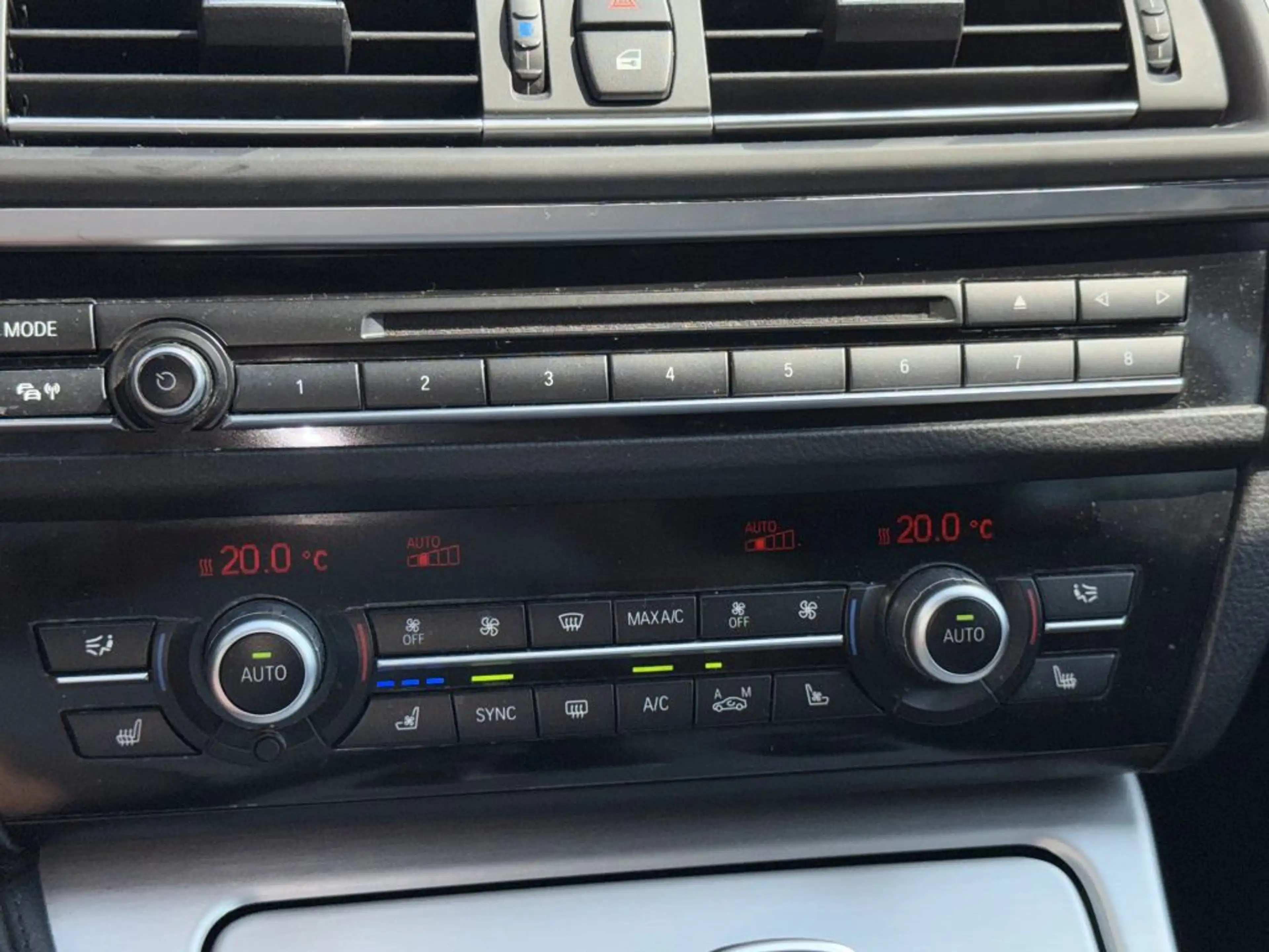 BMW 530 530d xDrive Touring Luxury Line Pano,HUD,TÜV neu — photo 16