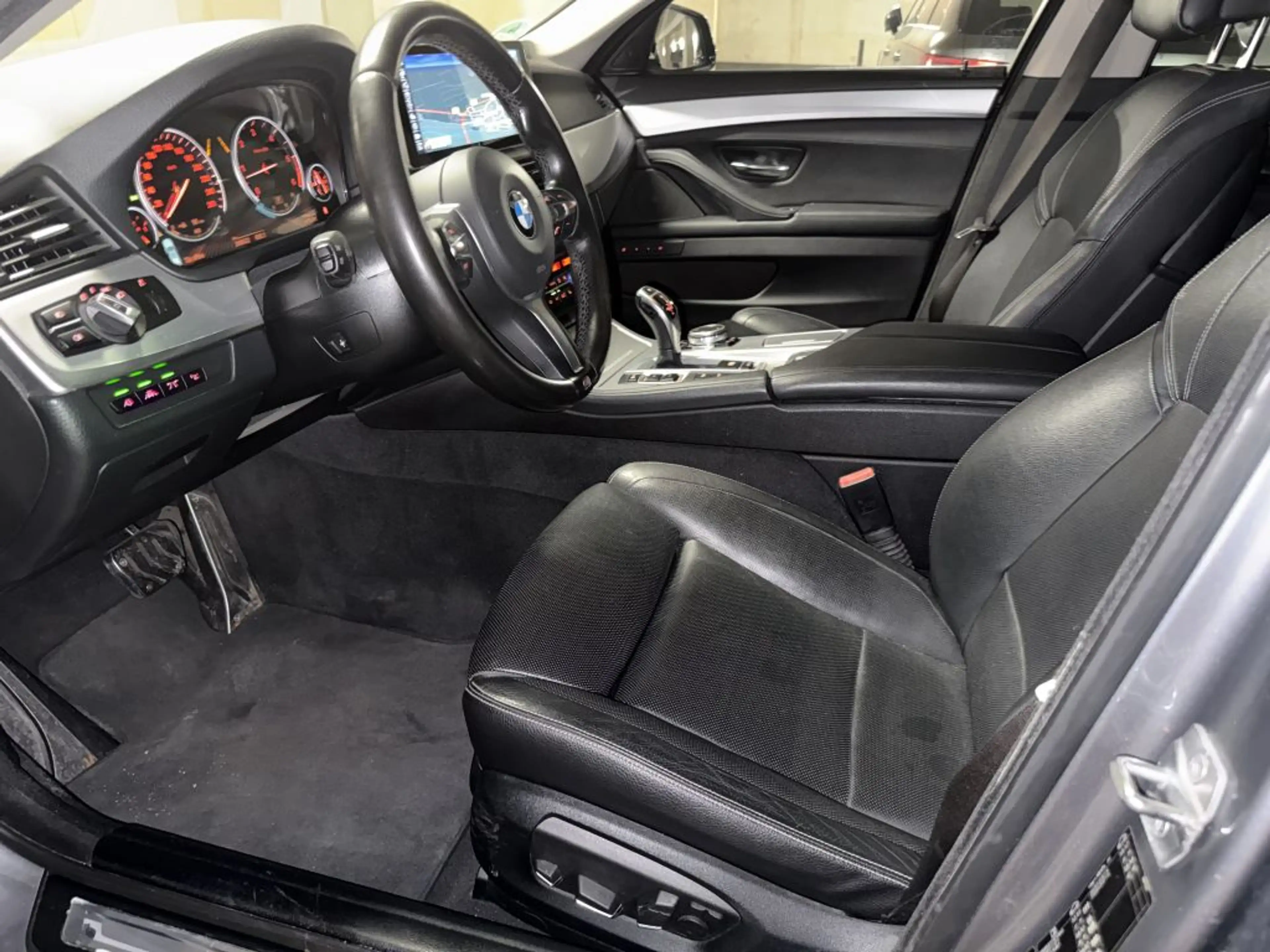 BMW 530 530d xDrive Touring Luxury Line Pano,HUD,TÜV neu — photo 8
