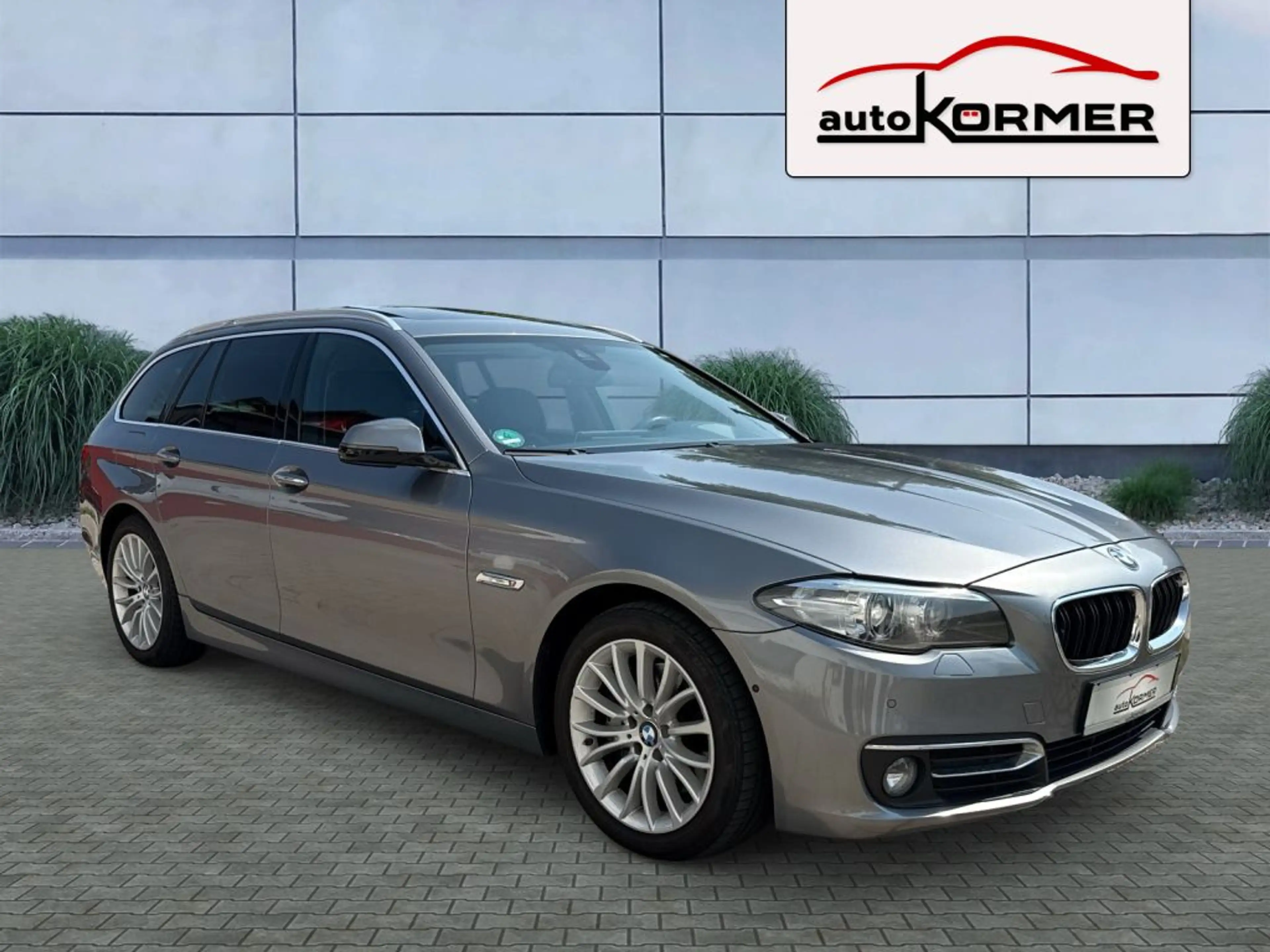 BMW 530 530d xDrive Touring Luxury Line Pano,HUD,TÜV neu