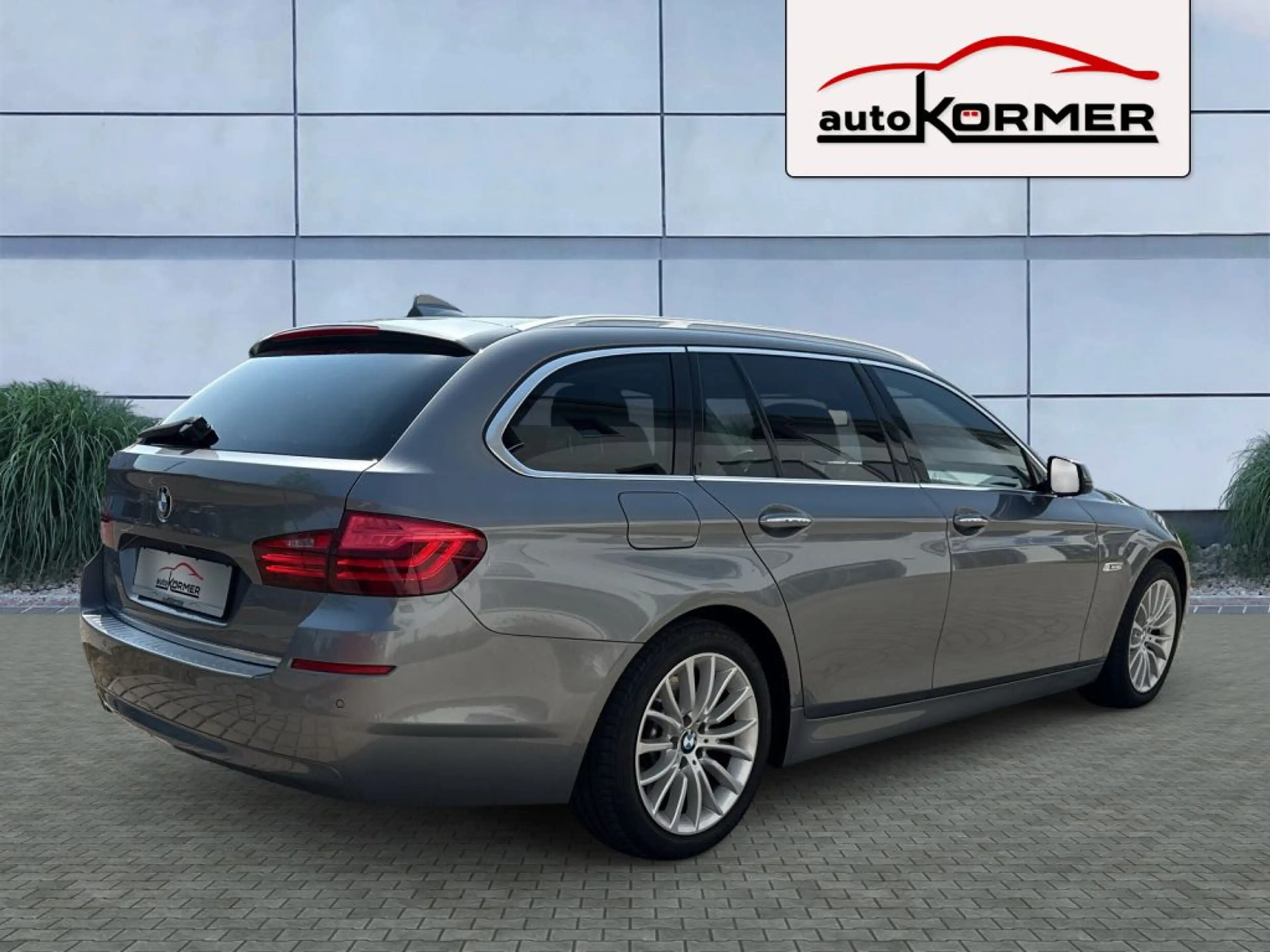 BMW 530 530d xDrive Touring Luxury Line Pano,HUD,TÜV neu — photo 2