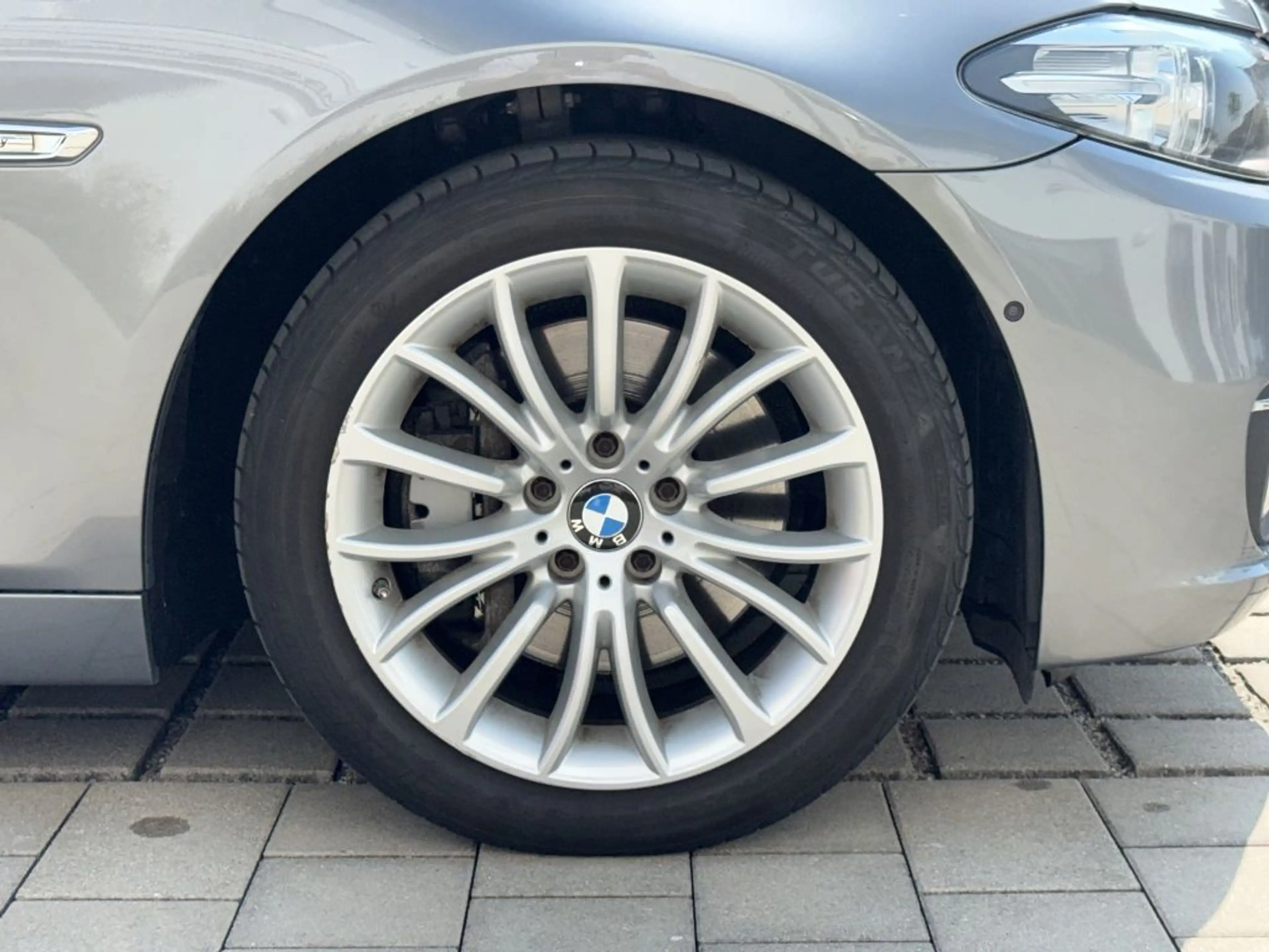 BMW 530 530d xDrive Touring Luxury Line Pano,HUD,TÜV neu — photo 22