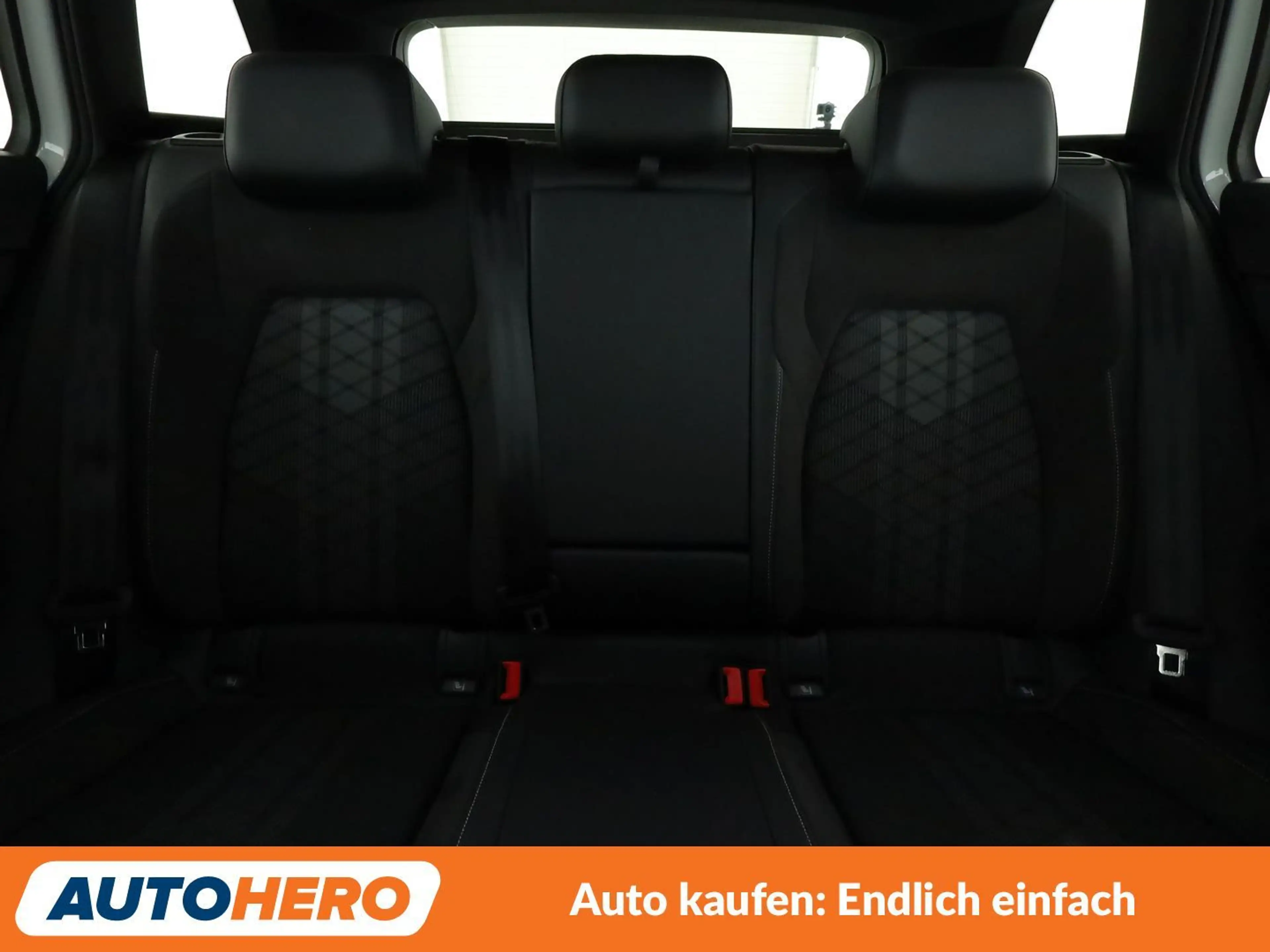 Volkswagen Golf 2.0 TDI R-Line Aut.*HUD*MATRIX*ACC*360*AHK*PANO* — photo 15