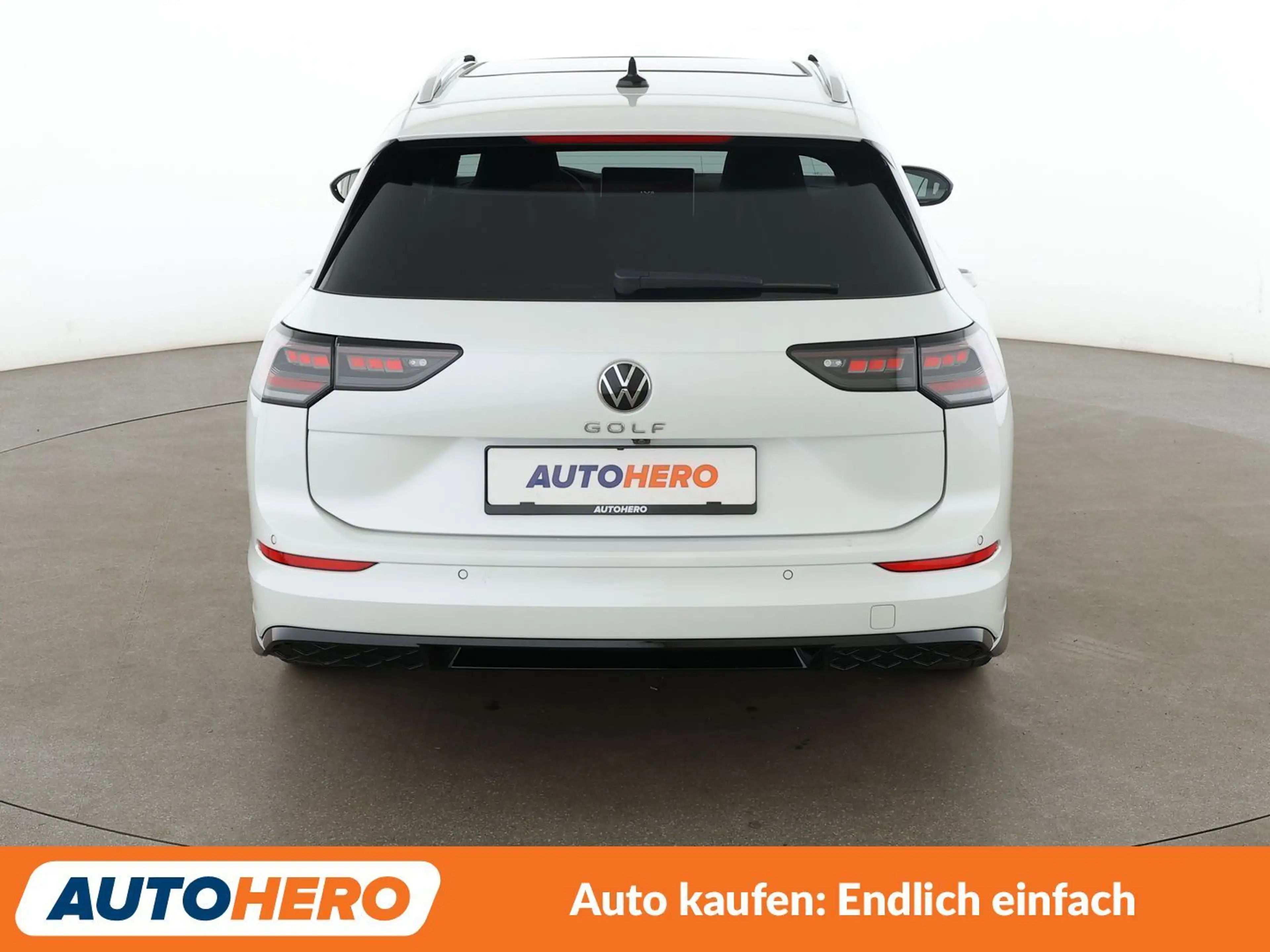 Volkswagen Golf 2.0 TDI R-Line Aut.*HUD*MATRIX*ACC*360*AHK*PANO* — photo 5