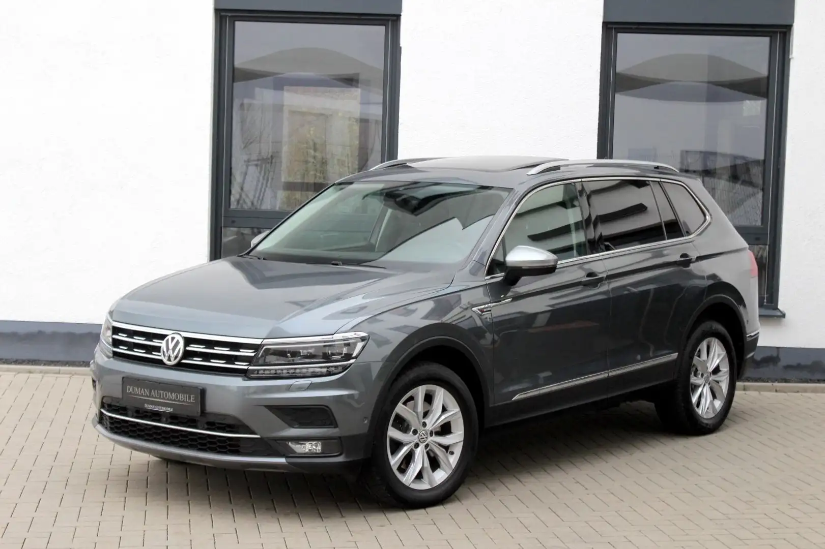 Volkswagen Tiguan 2.0 TDI 4-Motion  Allspace Highline Pano Gris - 1