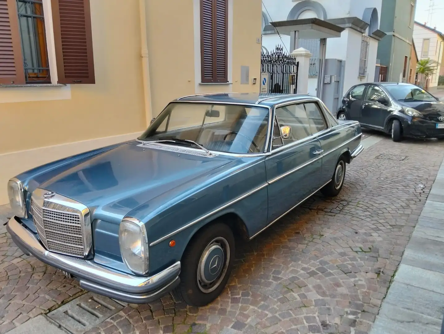 Mercedes-Benz 250 - 1