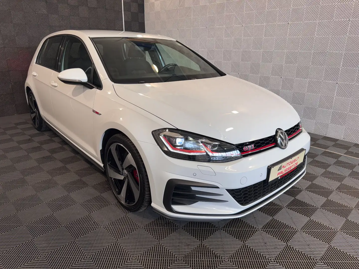 Volkswagen Golf VII Lim. GTI*PERFORMANCE*ACC-LED-KLIMA-18" Weiß - 1