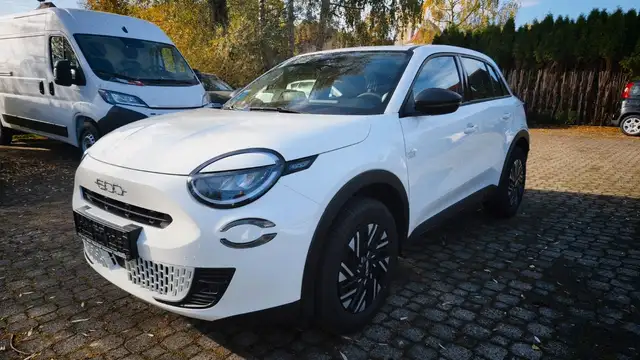 Fiat 600 Hybrid 125 Jahre Edition