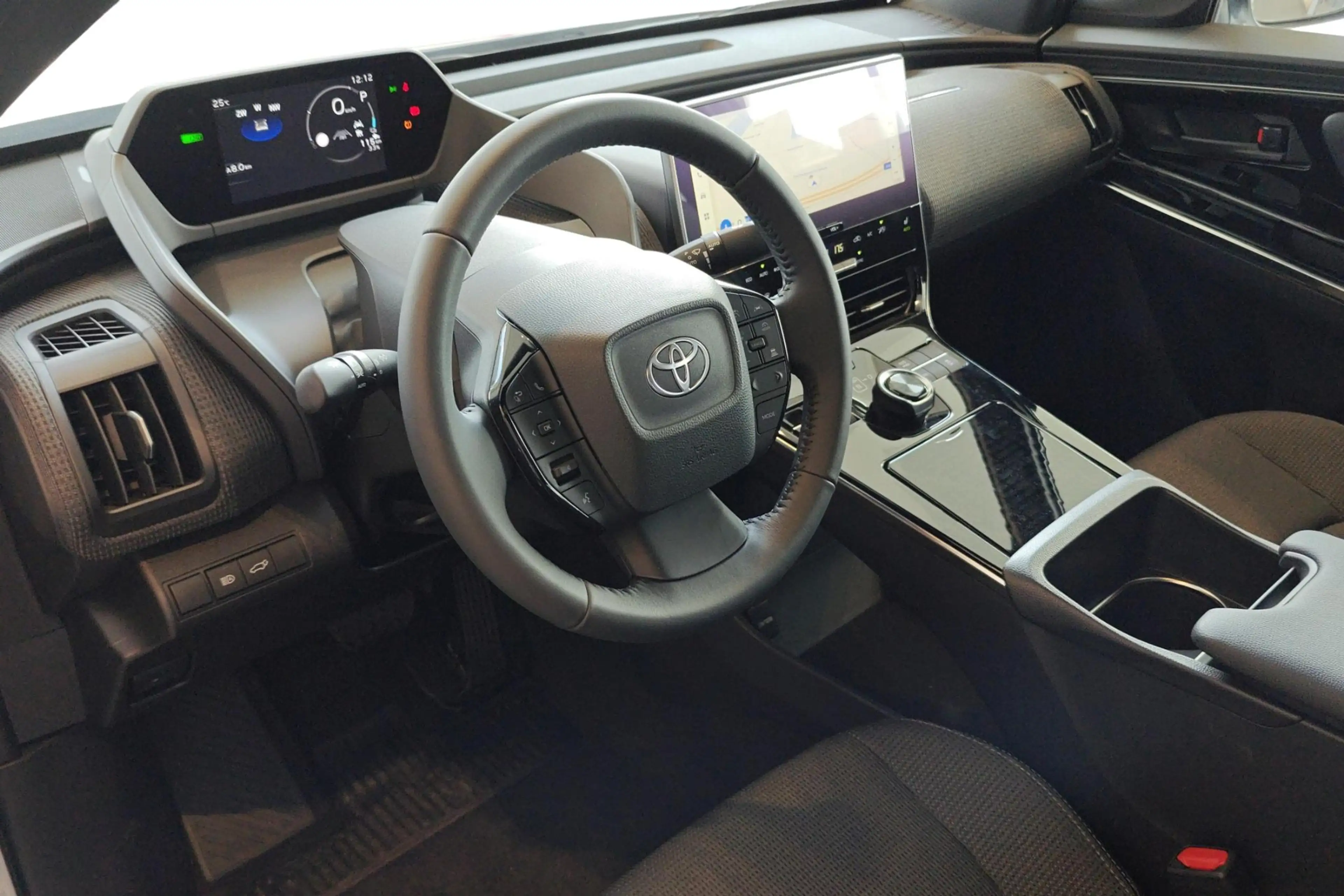 Toyota bZ4X 71.4 kWh 2WD Style Plus — photo 13
