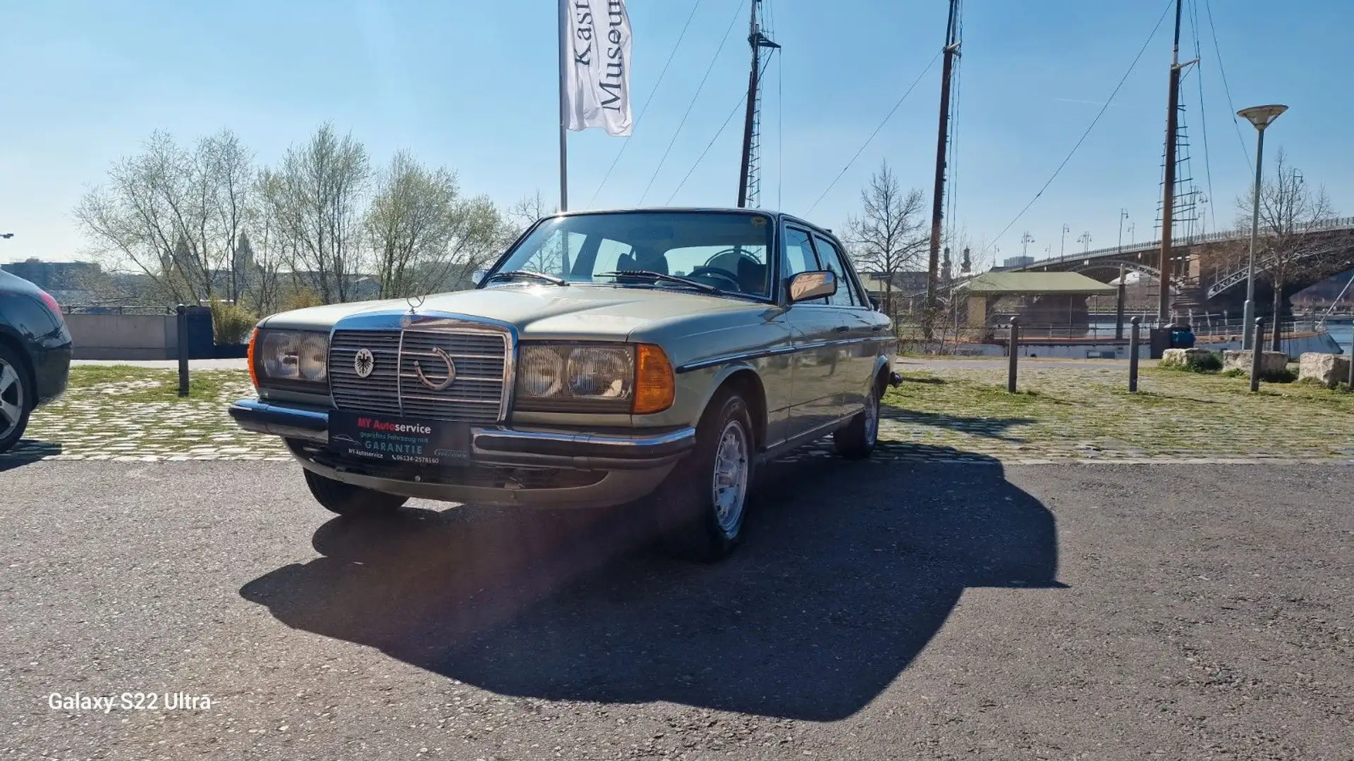 Mercedes-Benz 280 W123/Automatik/elfenster/klima/Zentralverieg - 1