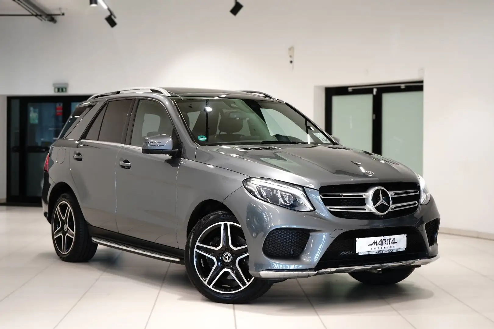 Mercedes-Benz GLE 350 |AMG|DISTR||360°|PANO|ANHÄNGER|STANDHEIZ| Grijs - 1