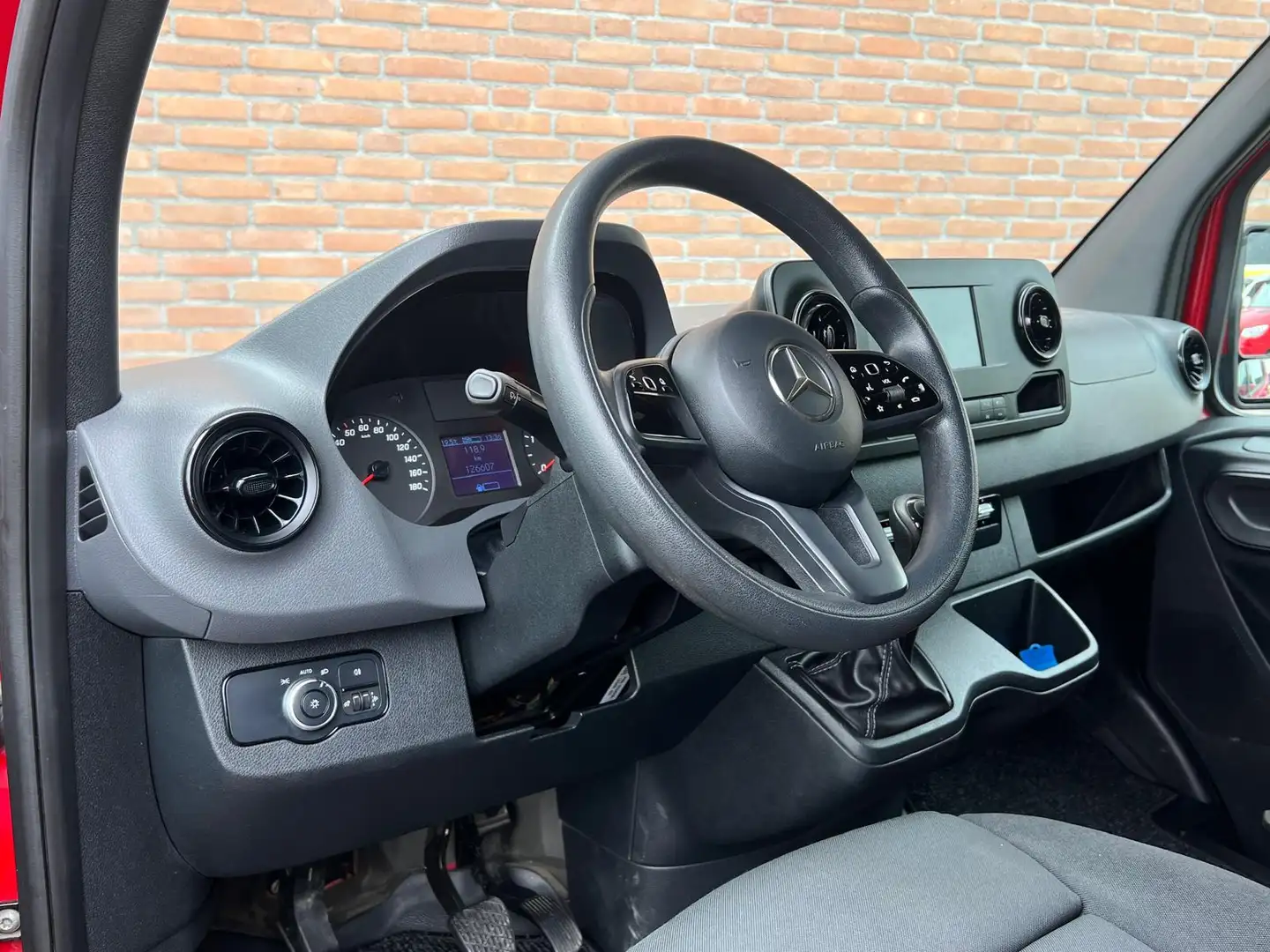 Mercedes-Benz Sprinter 315CDI 150PK L2H2 / Carplay / Complete inrichting Rood - 2