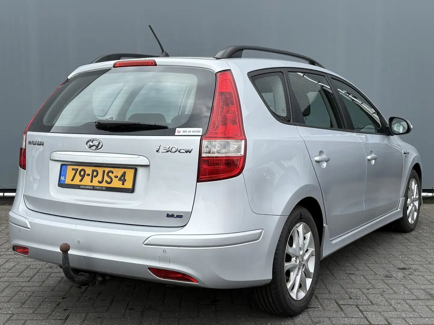 Hyundai i30 CW BWJ 2011 1.6 CRDi 116 PK i-Motion Business TREK Grijs - 2