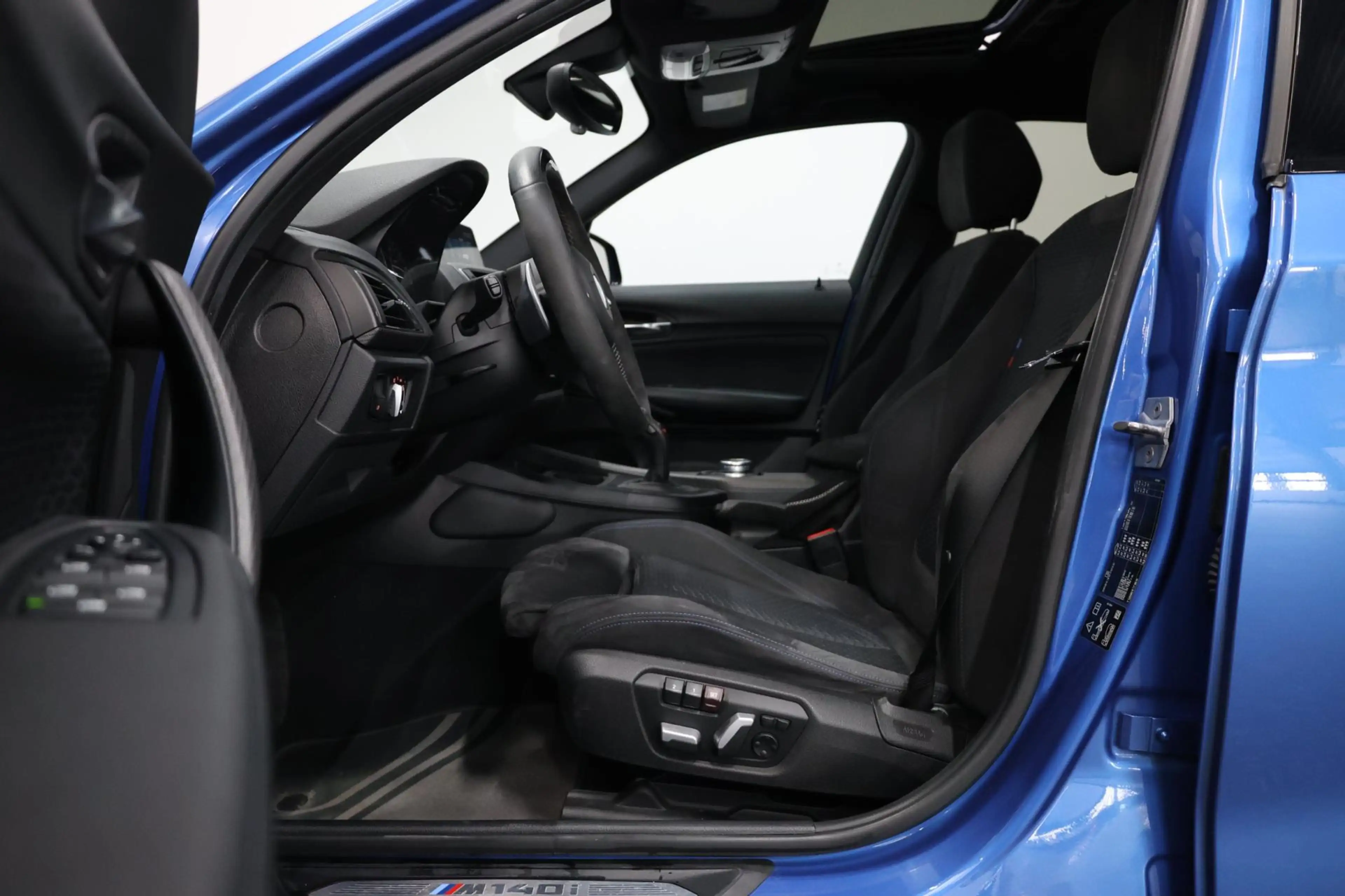 BMW 140 1-serie M140i xDrive M-PERFORMANCE LED/SCHUIFDAK/A — photo 11