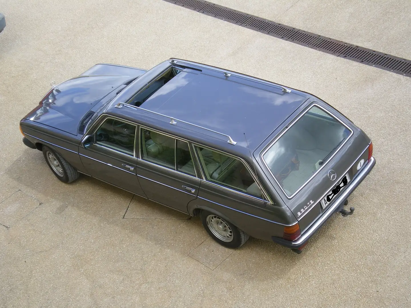 Mercedes-Benz 230 TE Grigio - 1