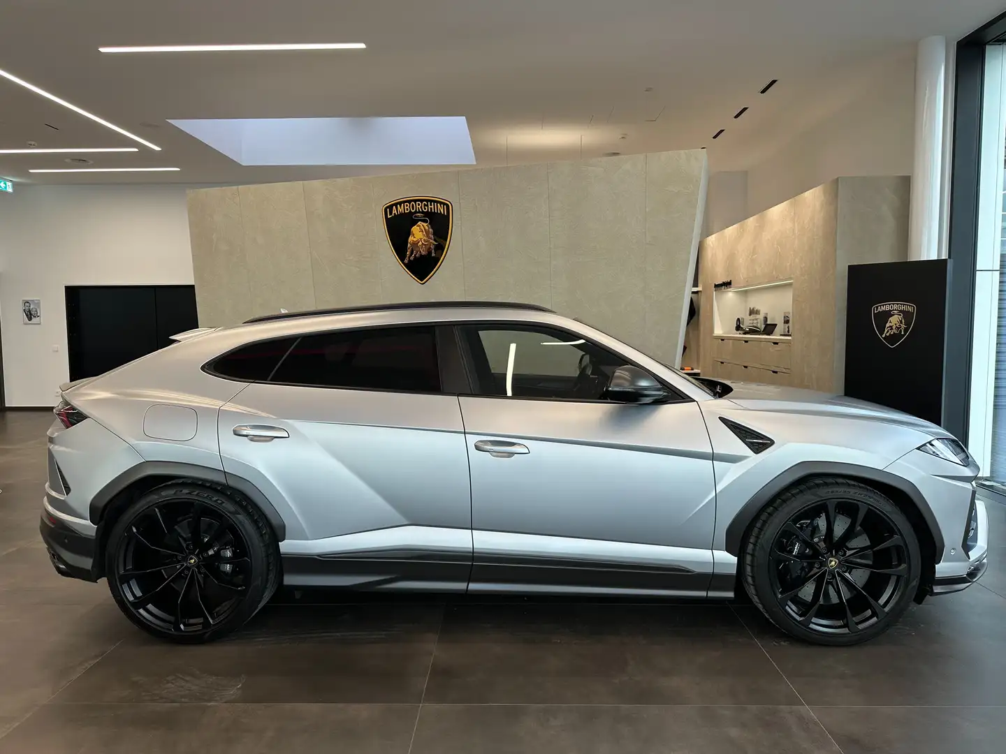 Lamborghini Urus Urus Graphite Capsule Argent - 2