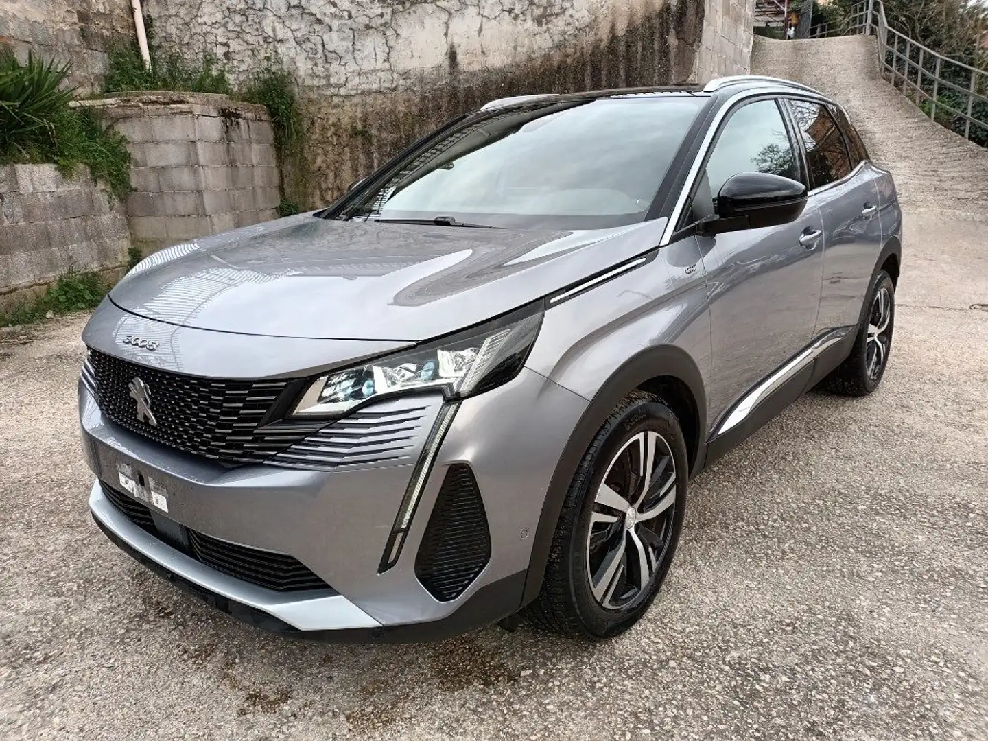 Peugeot 3008 1200 PURETECH TURBO GT 130CV NAV CAM ITALIA Silber - 2