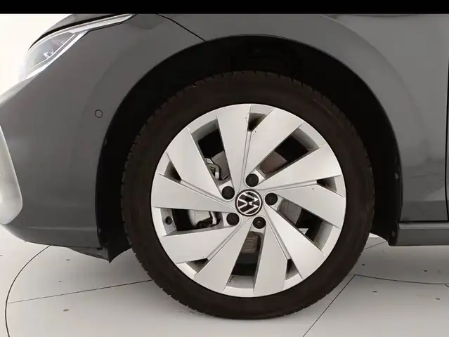 Volkswagen Golf view 2