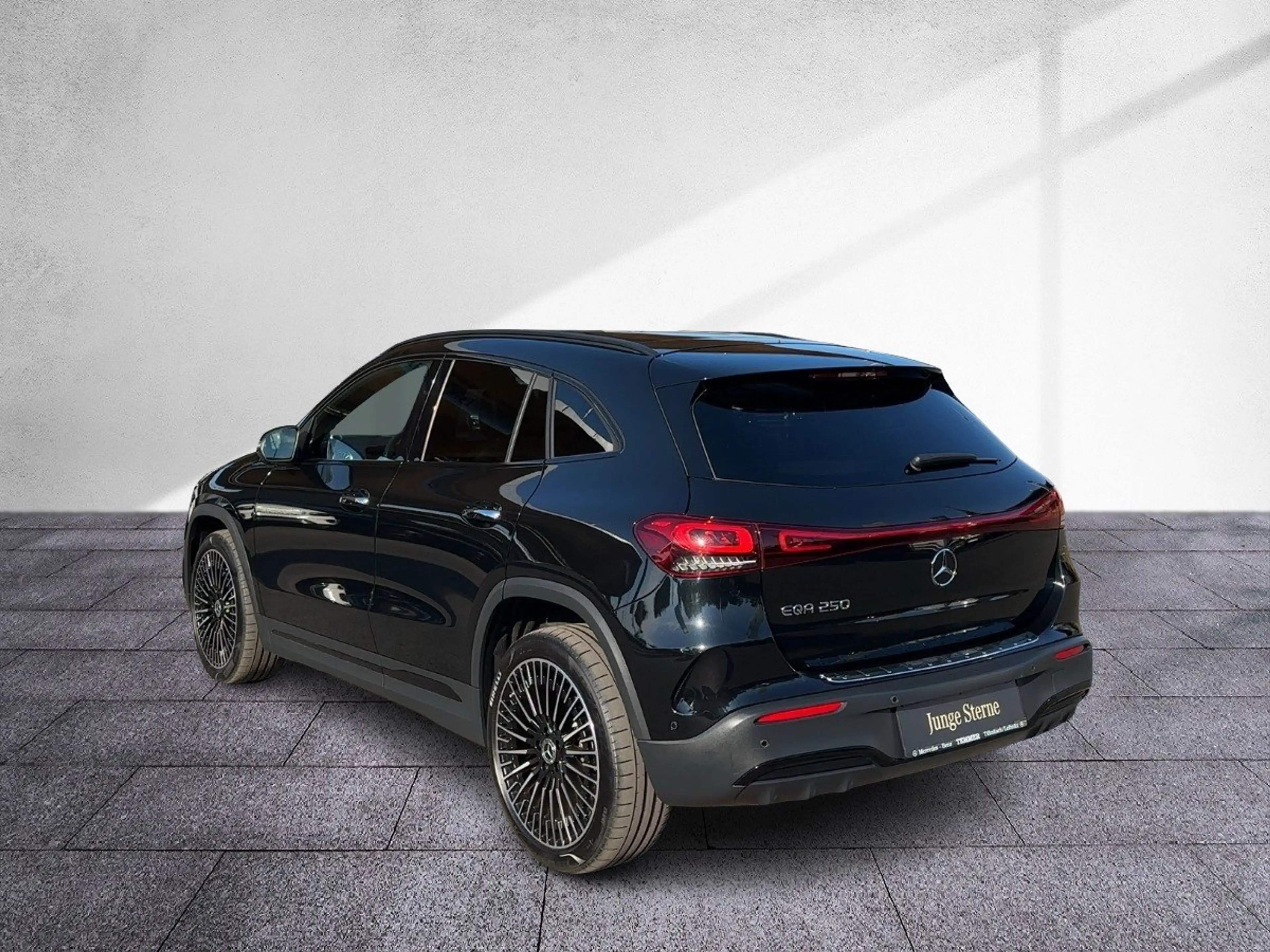 Mercedes-Benz EQA 250 AMG-Line NP: 66.202 ADVANCED+ DISTR PANO — photo 4