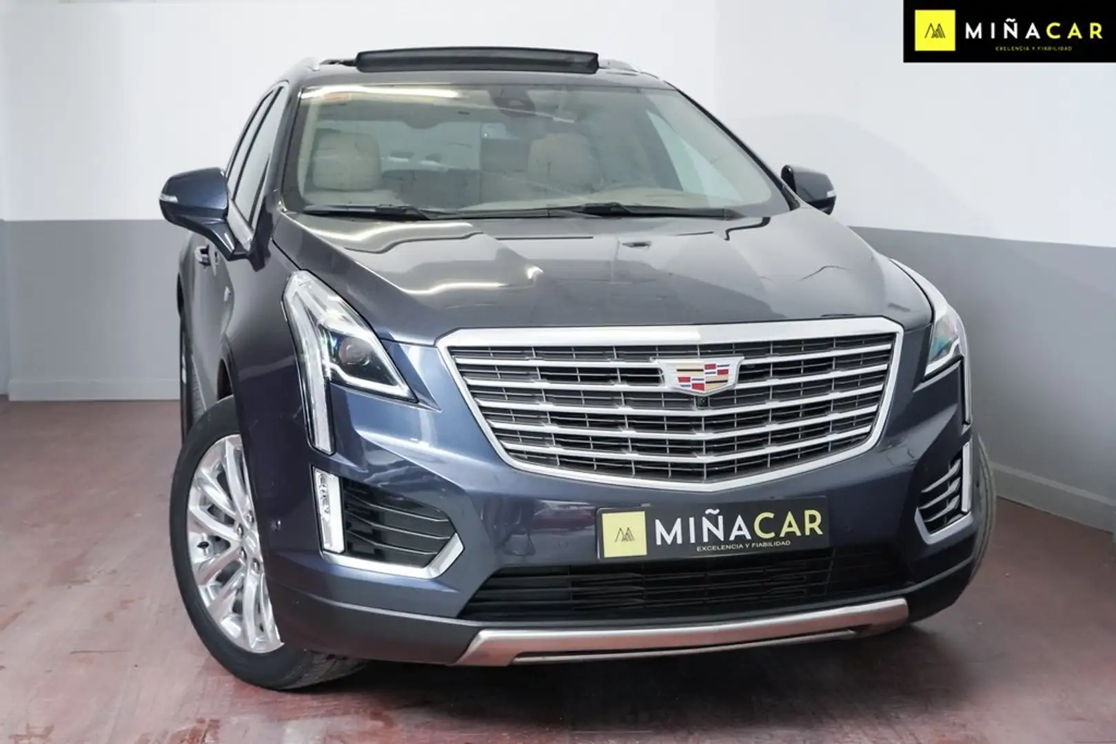 Cadillac XT5 3.6L V6 AWD AT PLATINUM 314CV Blau - 2