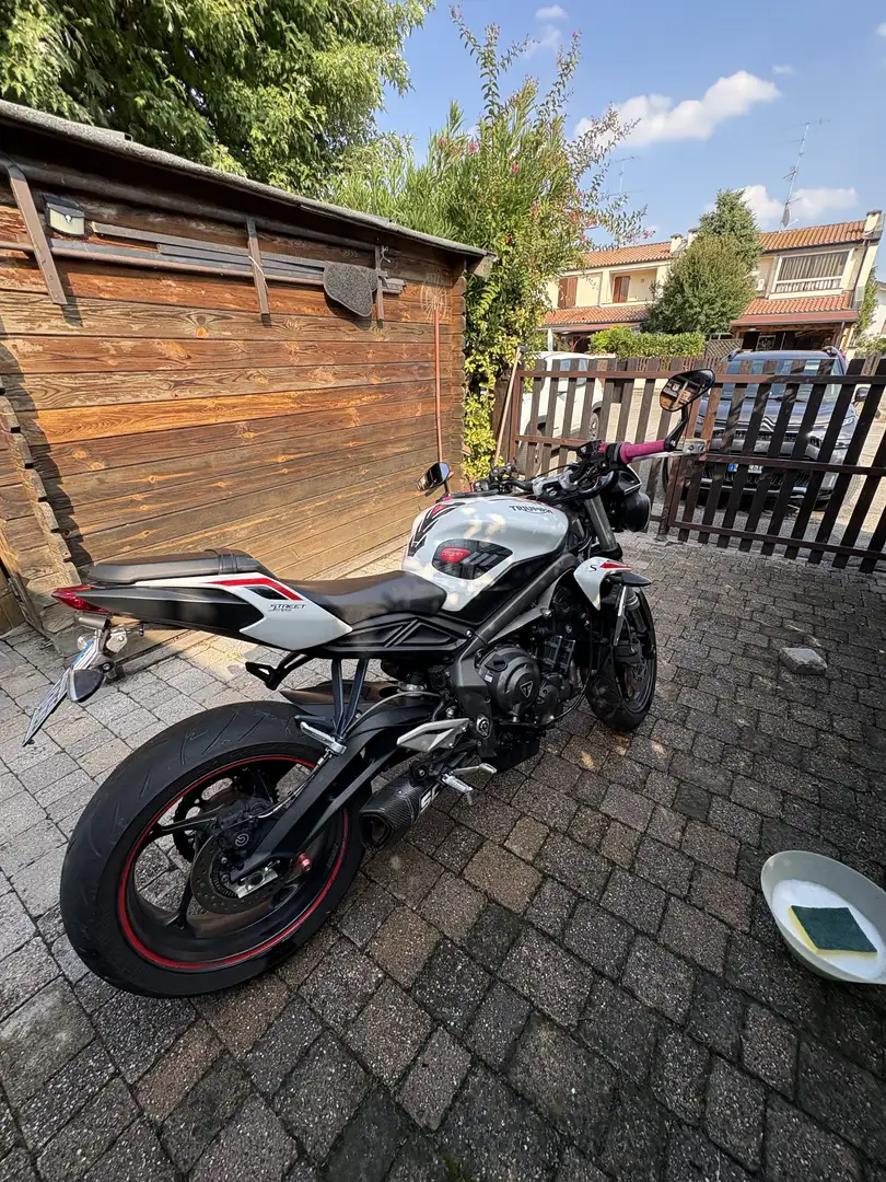 Triumph Street Triple S - 2