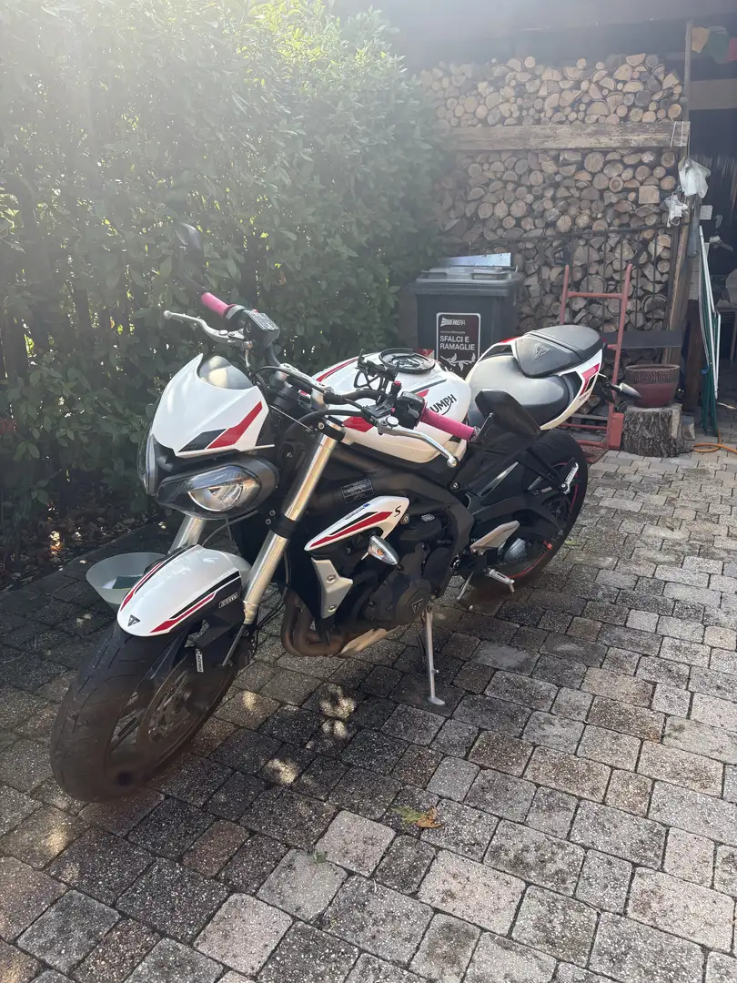 Triumph Street Triple S - 1