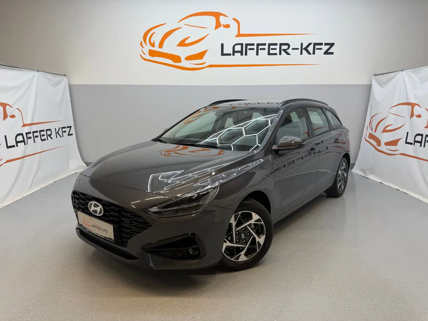 Hyundai i30 Kombi 1,5 DPI Go! Plus KLIMAAUTO LENKHZG RFK Grau - 1