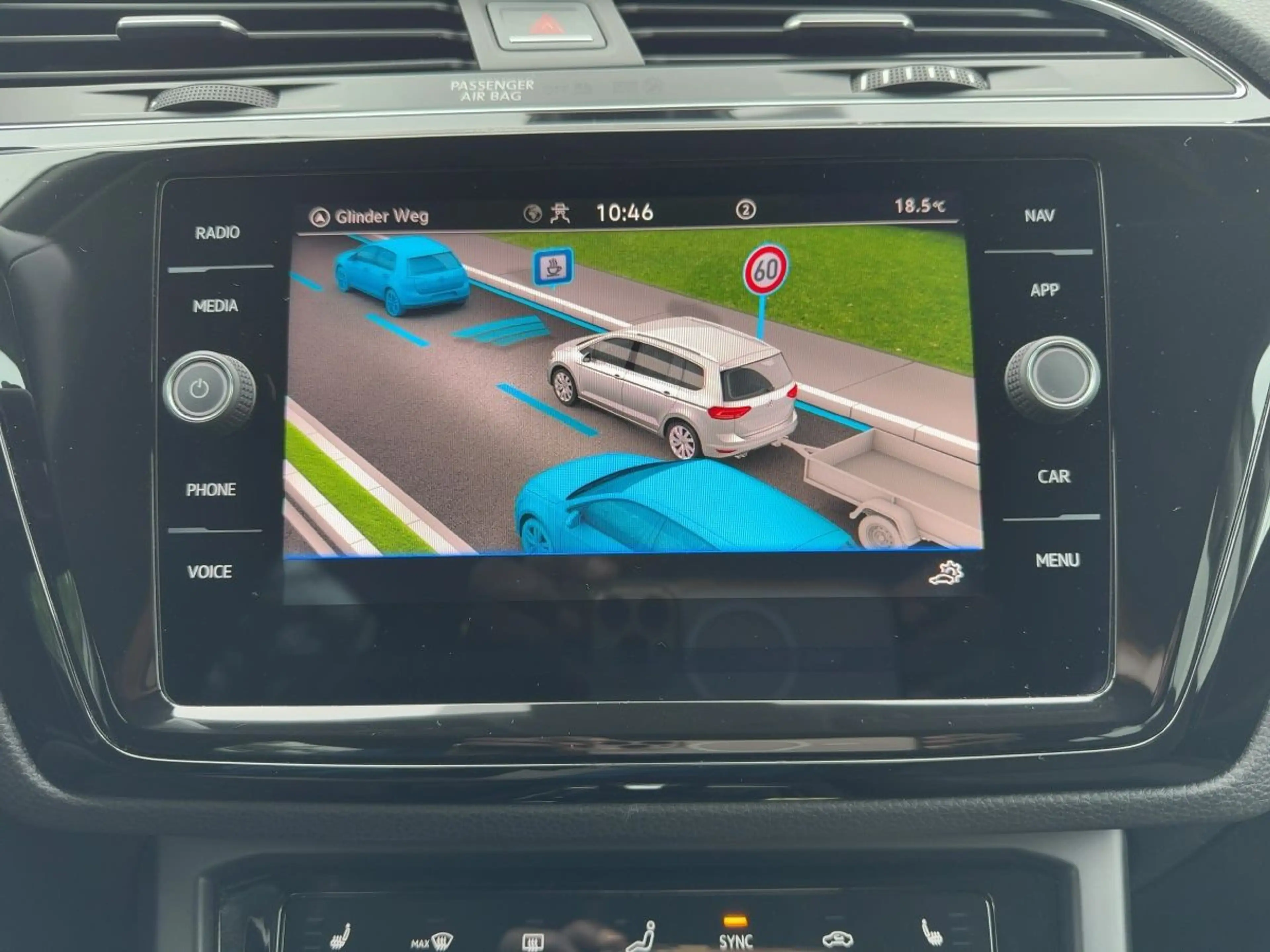 Volkswagen Touran 1.5 TSI Highline DSG LED AHK Kamera Massa — photo 14