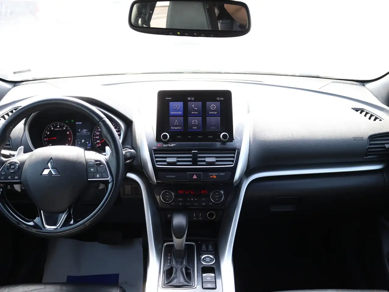 Mitsubishi Eclipse Cross снимка Mitsubishi Eclipse Cross