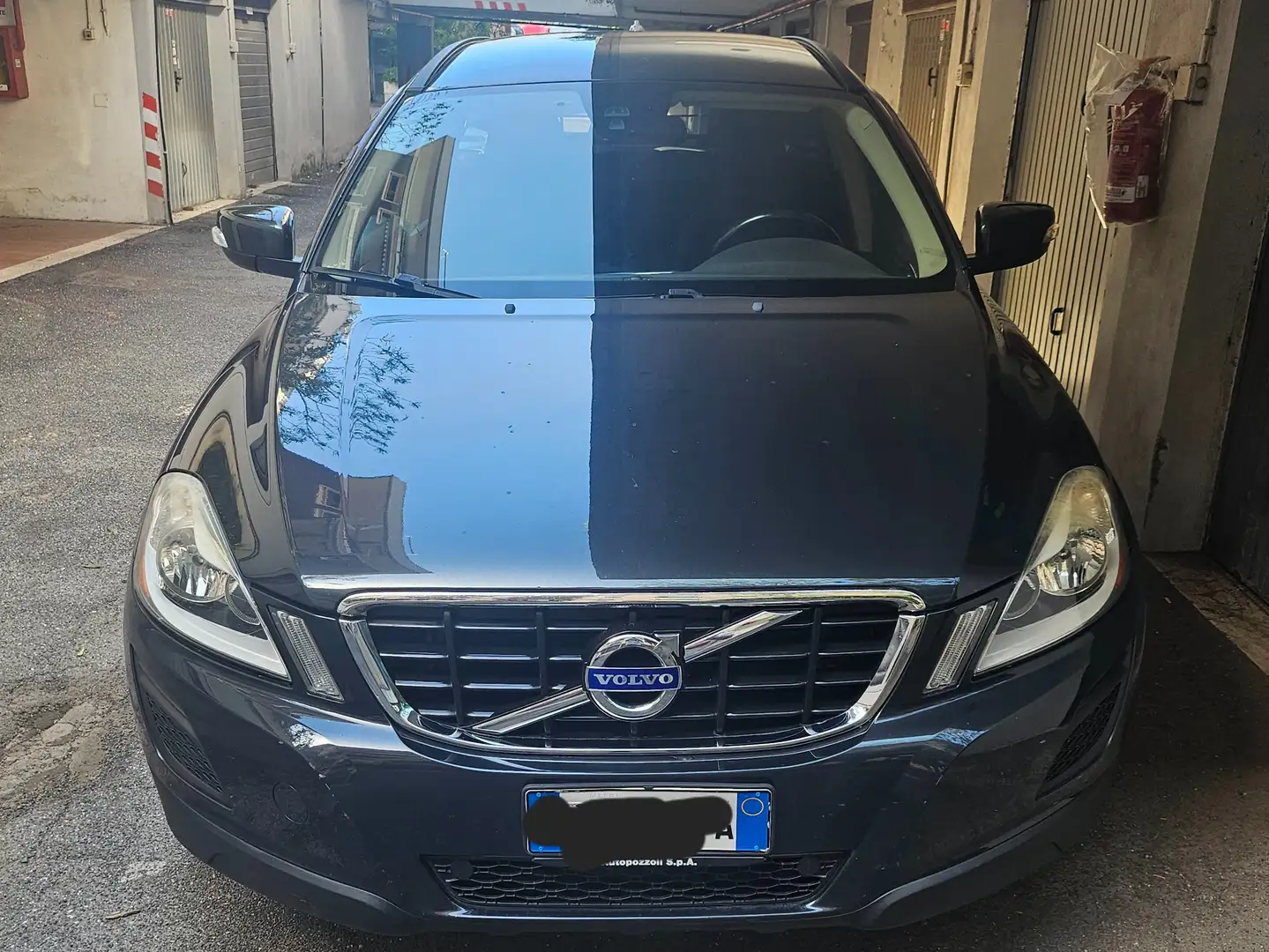 Volvo XC60 XC60 I 2013 2.4 d4 Momentum awd 163cv geartronic Grigio - 1