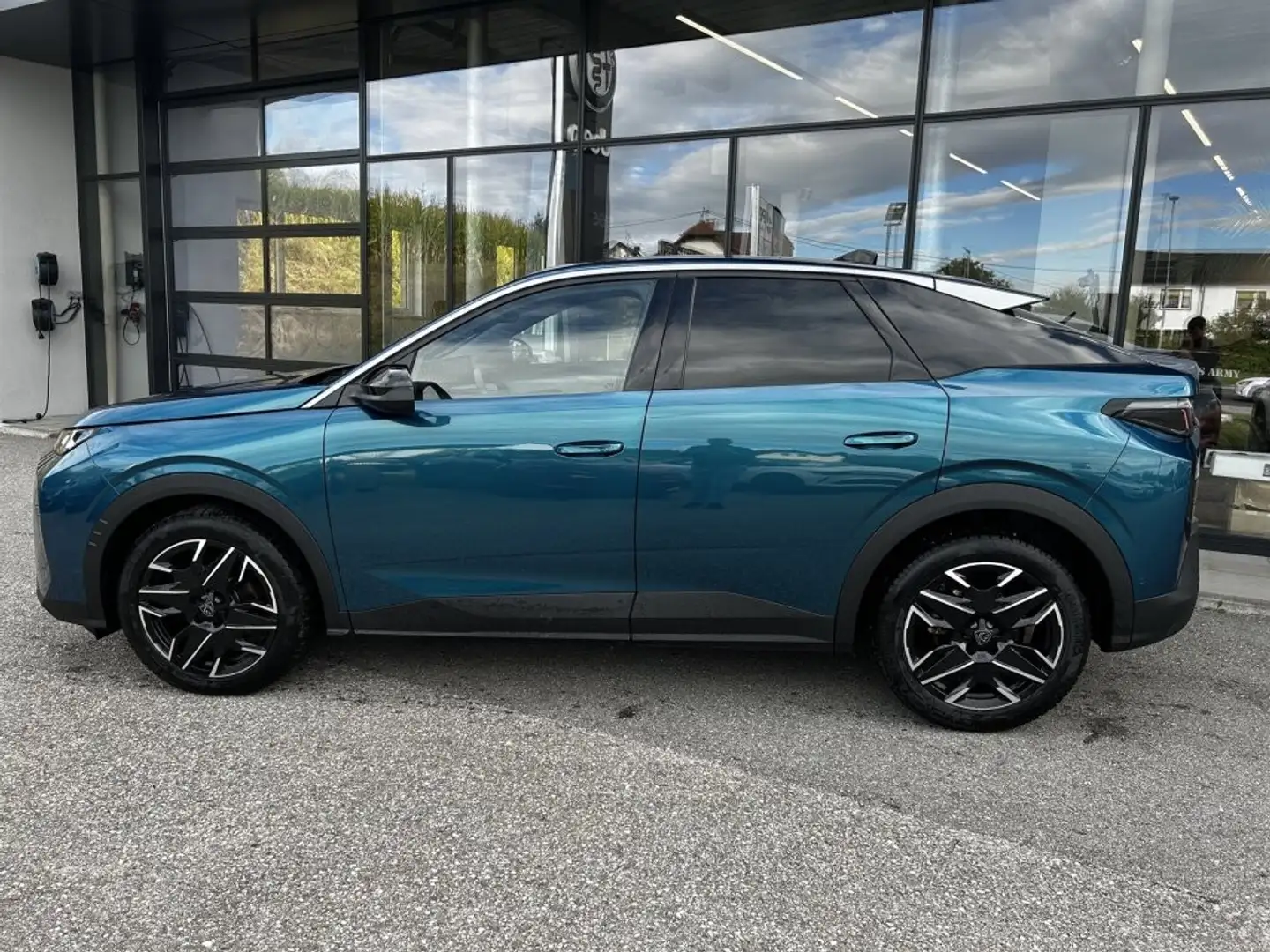 Peugeot 3008 Hybrid 136 E-DCS6 Allure Aut. Blau - 2