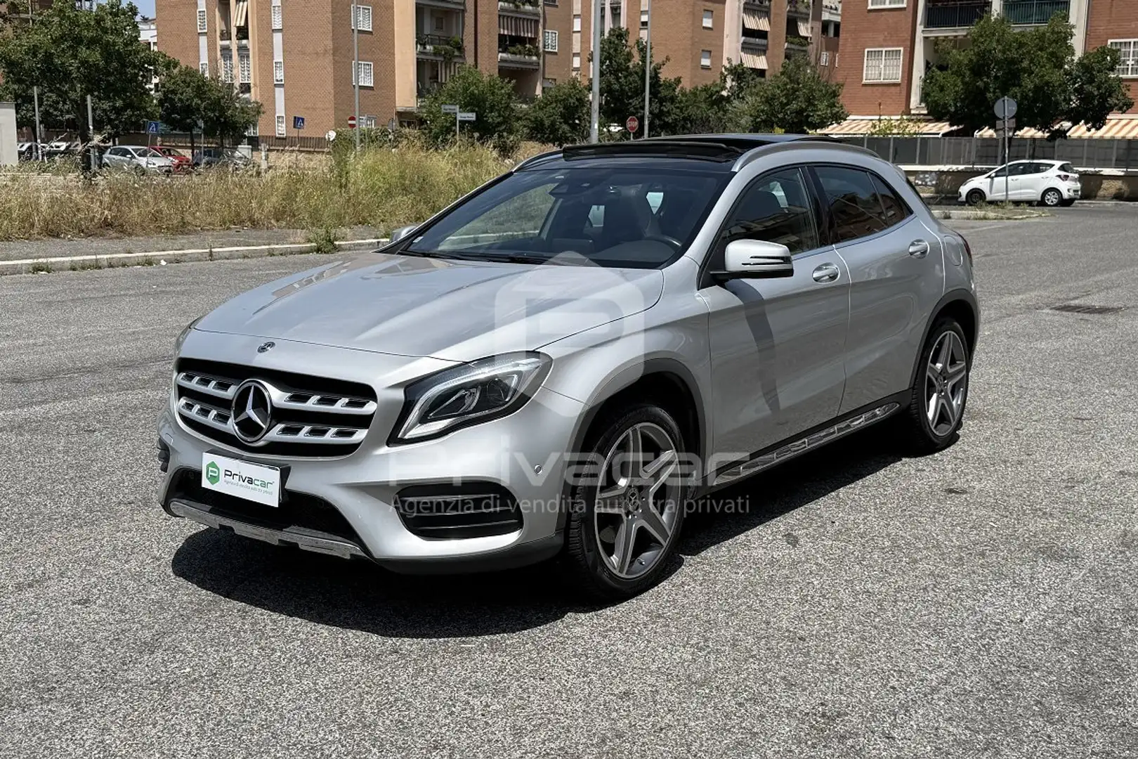 Mercedes-Benz GLA 250 GLA 250 Automatic 4Matic Premium Silver - 1