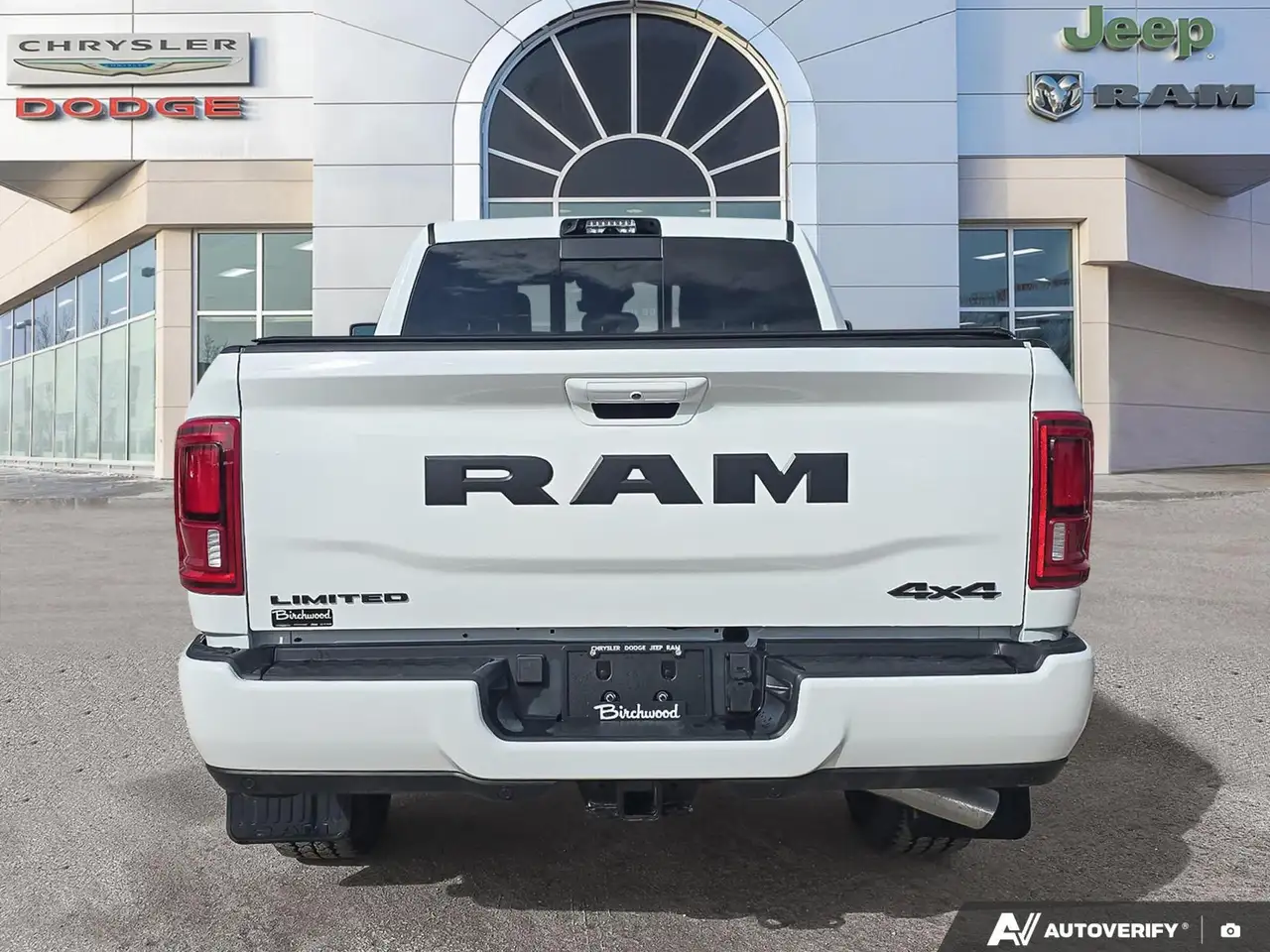 RAM 2500 снимка RAM 2500