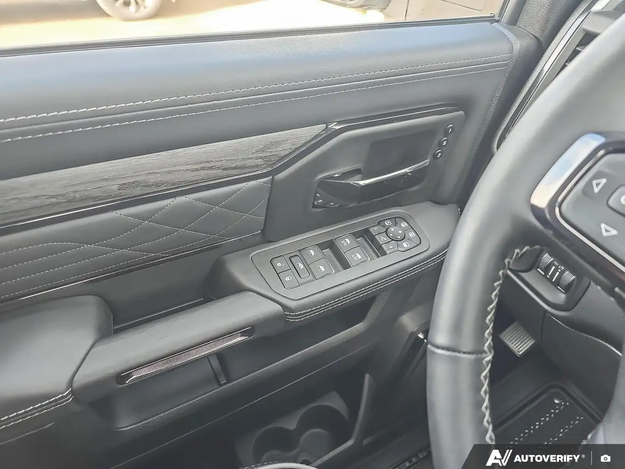 RAM 2500 снимка RAM 2500